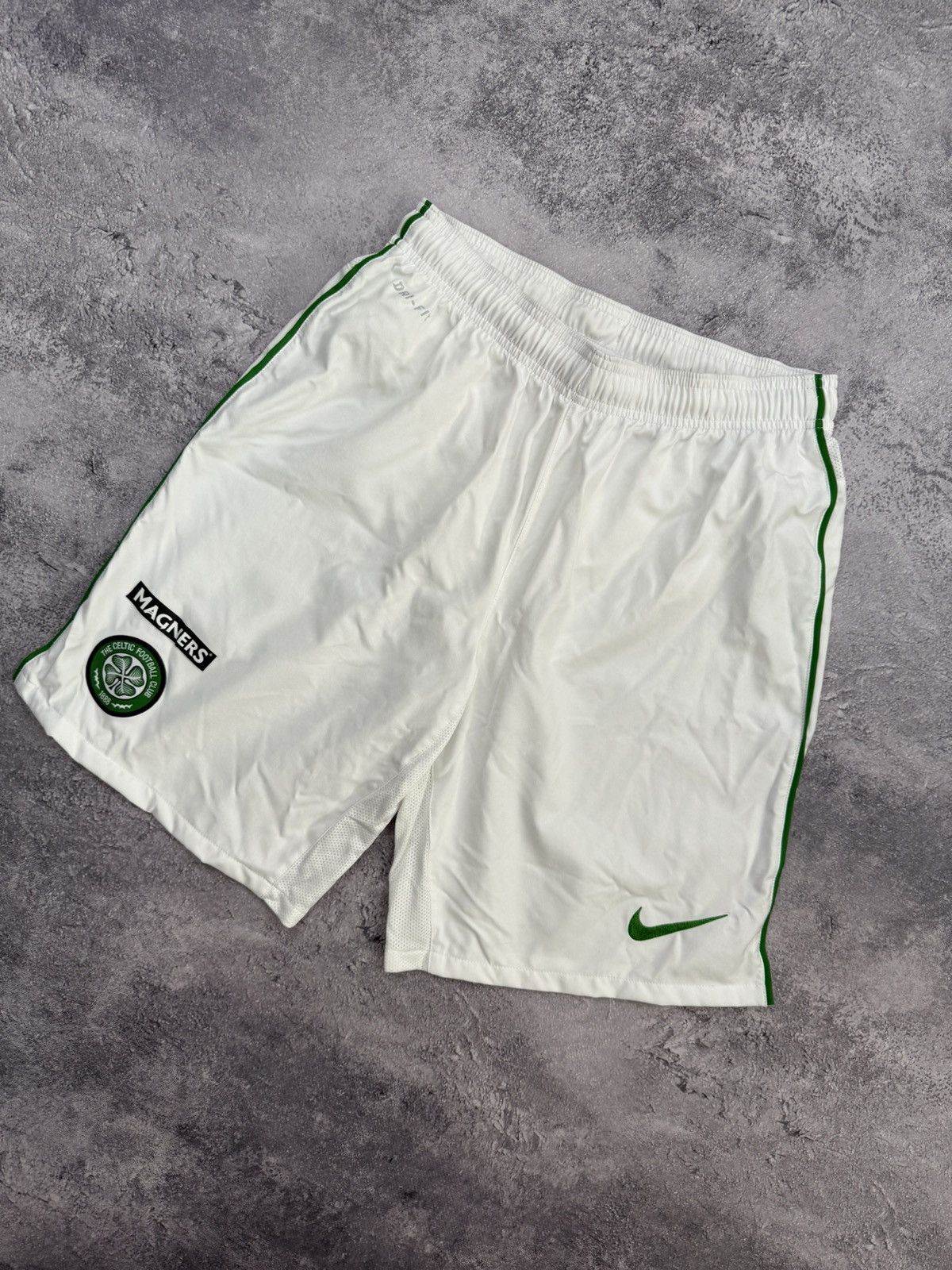 Nike Vintage Y2K Nike Celtic White Soccer Shorts Size US 32 / EU 48 - 6 Thumbnail