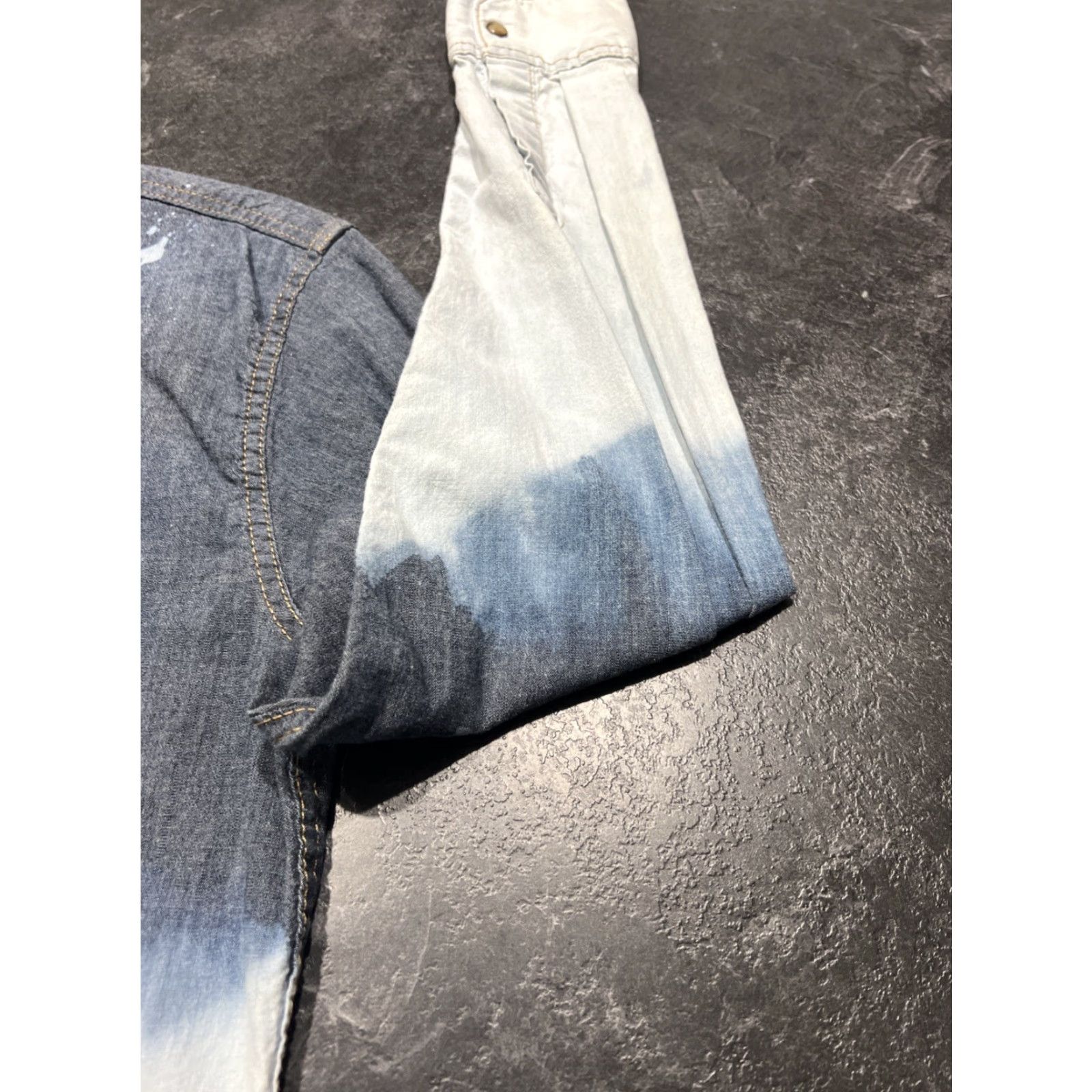 Wrangler Wrangler Indigo Denim Shirt Faded Acid Wash Pearl Snap Medium M Blue Denim Long Sleeve Button-Up Wrangler Mens Regular Pearl Snap Shirt M Size US M / EU 48-50 / 2 - 2 Thumbnail