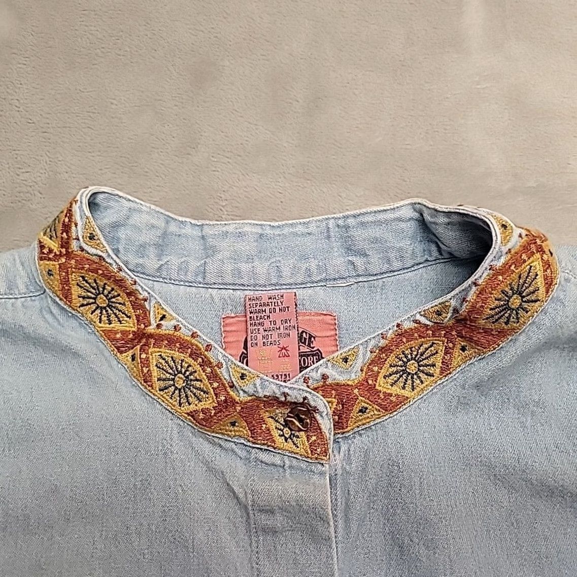 Denime VINTAGE Cambridge Shirt Womens 16 Blue Denim Embroidered Western Boho USA Shirt Ladies 16 Blue Denim Embroidered Western Boho USA Womens Size XXL / US 16-18 / IT 52-54 - 4 Thumbnail