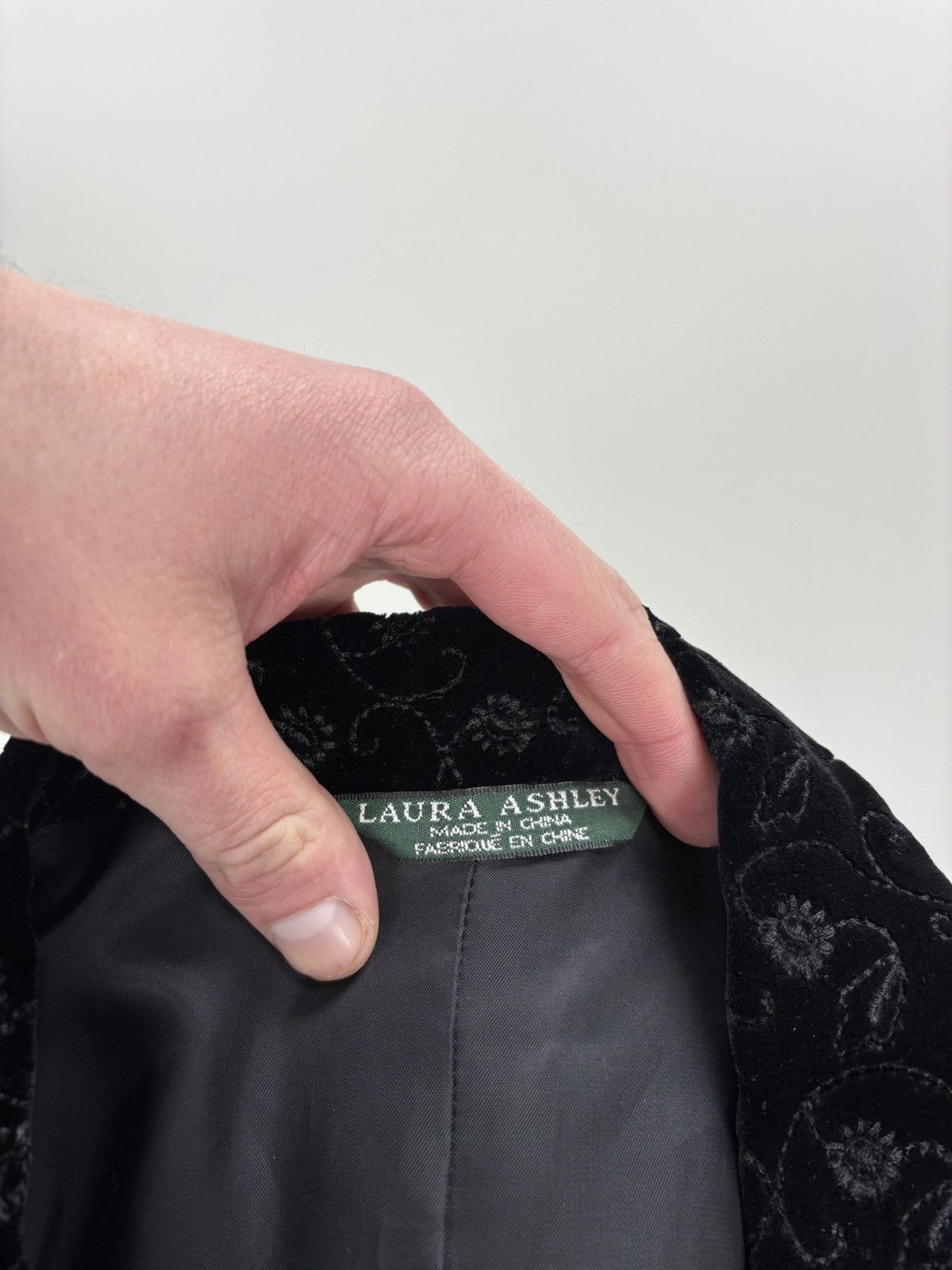 Laura Ashley Womens suit Laura Ashley Size 10 Color Black Size L / US 10 / IT 46 - 11 Thumbnail