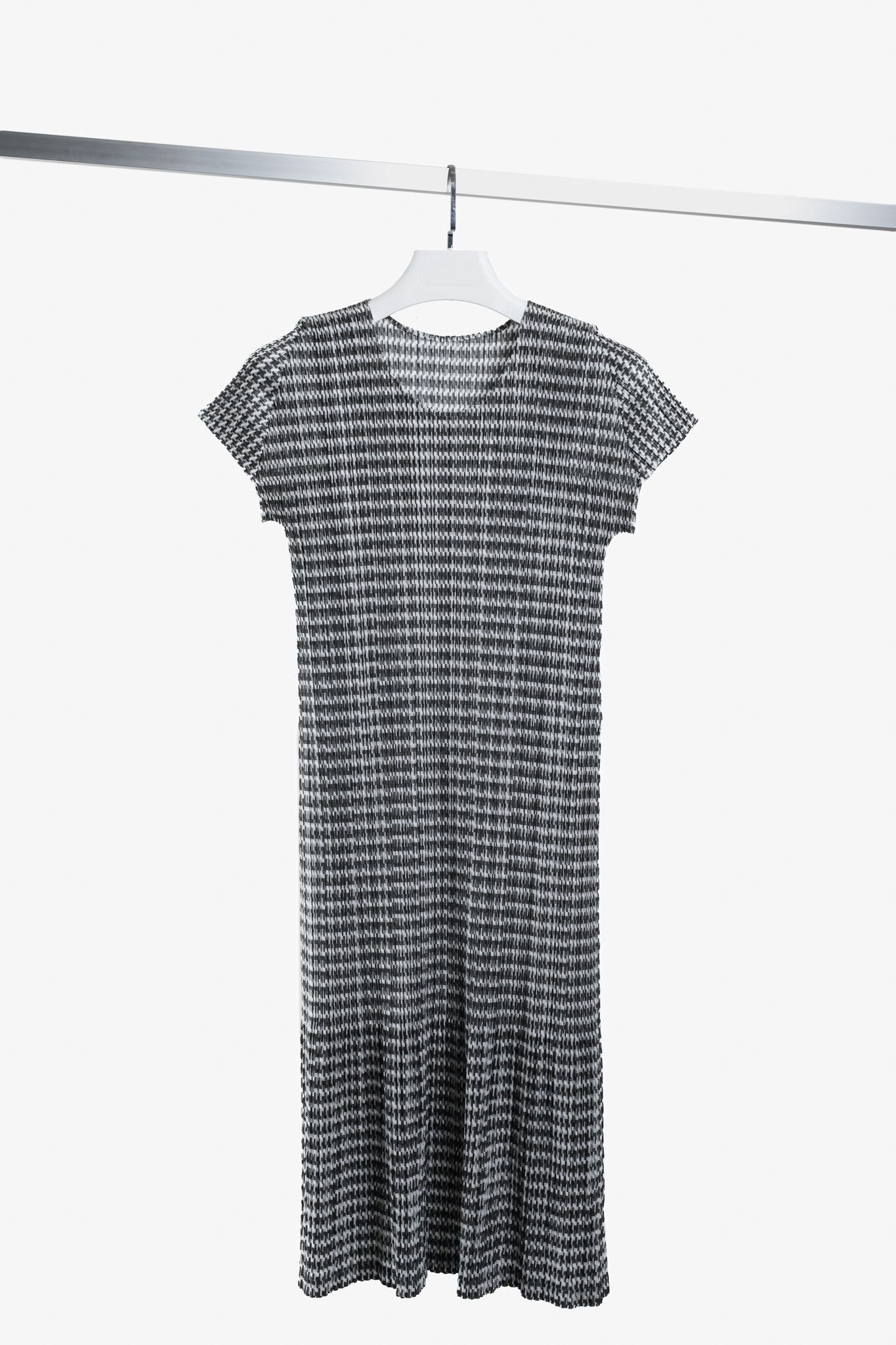 Pleats Please Issey Miyake Issey Miyake Pleats Please Houndstooth Pattern Maxi Dress Size M / US 6-8 / IT 42-44 - 1 Thumbnail