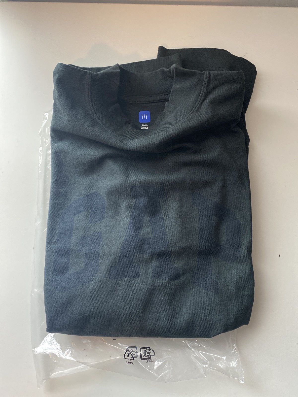 Balenciaga × Gap × Kanye West Yeezy Gap Engineered by Balenciaga Dove Longsleeve Tee Size US S / EU 44-46 / 1 - 3 Thumbnail