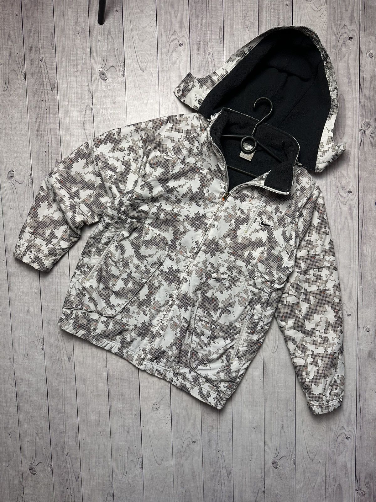 Vintage Nike ACG winter jacket size Xs logo white Camo rare