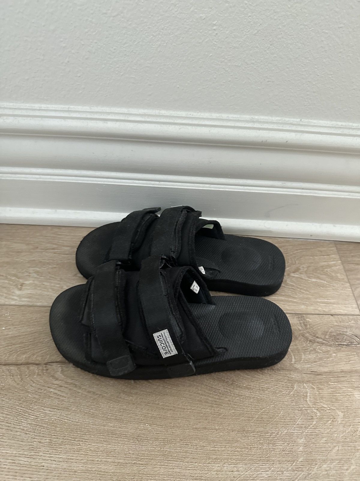 Suicoke grailed clearance