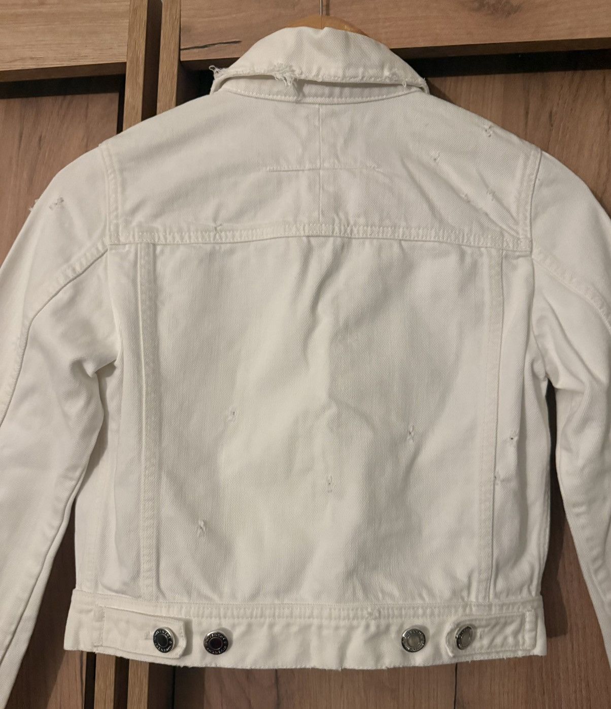 Givenchy Givenchy white cropped destroy denim jacket - S/36(FR) Size XS / US 0-2 / IT 36-38 - 17 Thumbnail