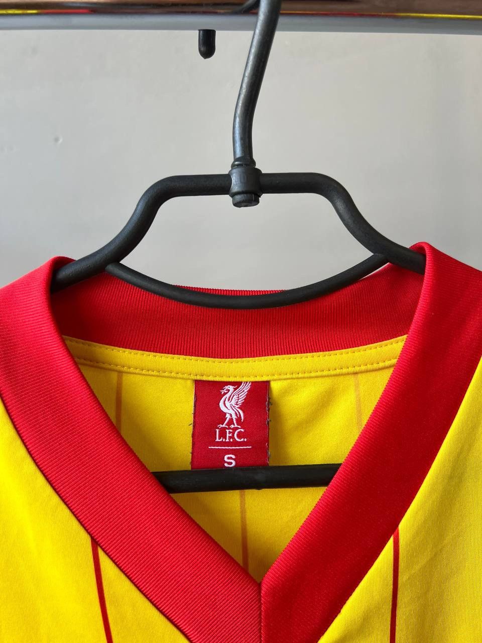Sports Specialties 1982 LIVERPOOL FC RETRO REMAKE SOCCER JERSEY FOOTBALL SHIRT Size US S / EU 44-46 / 1 - 5 Thumbnail