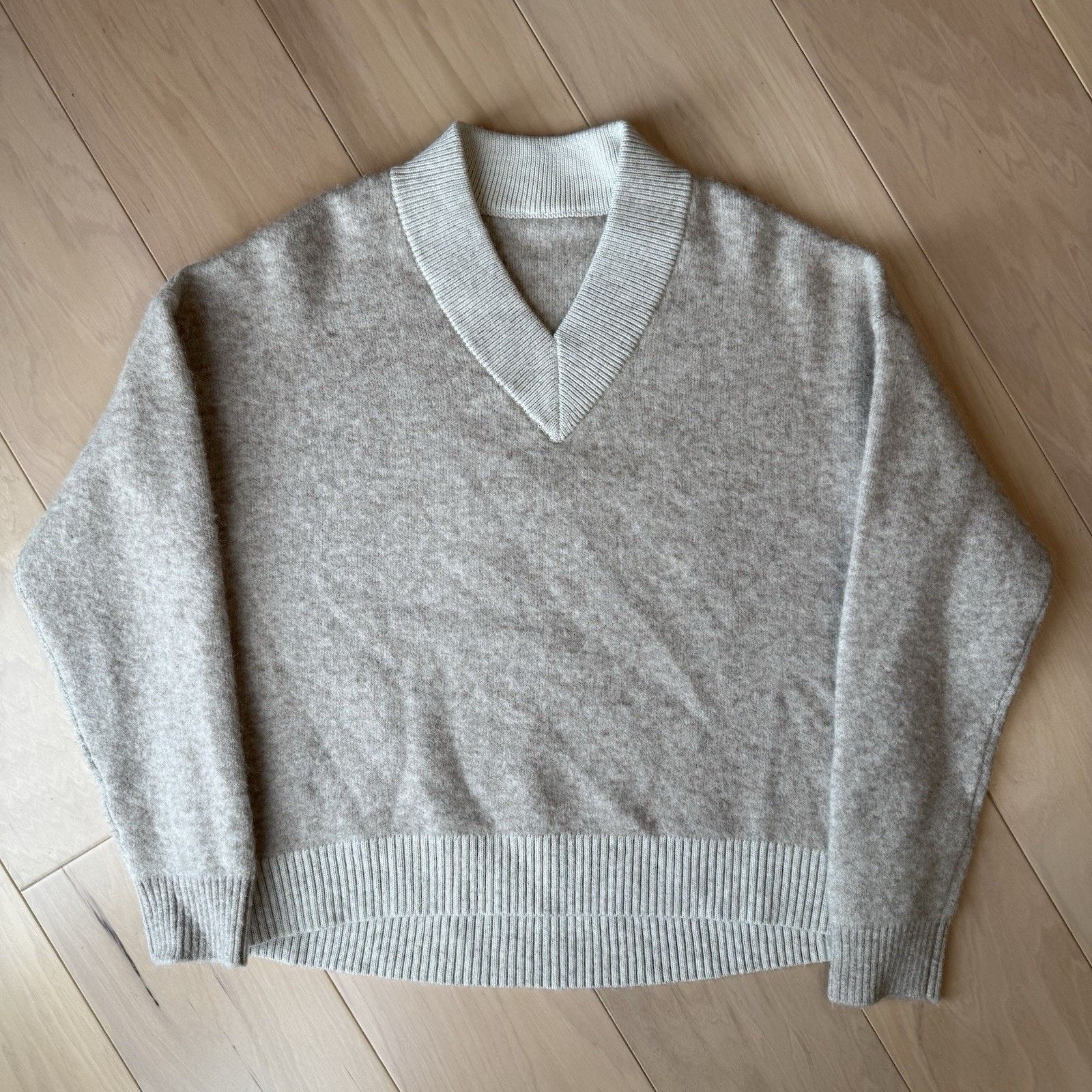 Lululemon Lululemon Alpaca Wool Blend V Neck Sweater Women's Small Size S / US 4 / IT 40 - 2 Thumbnail