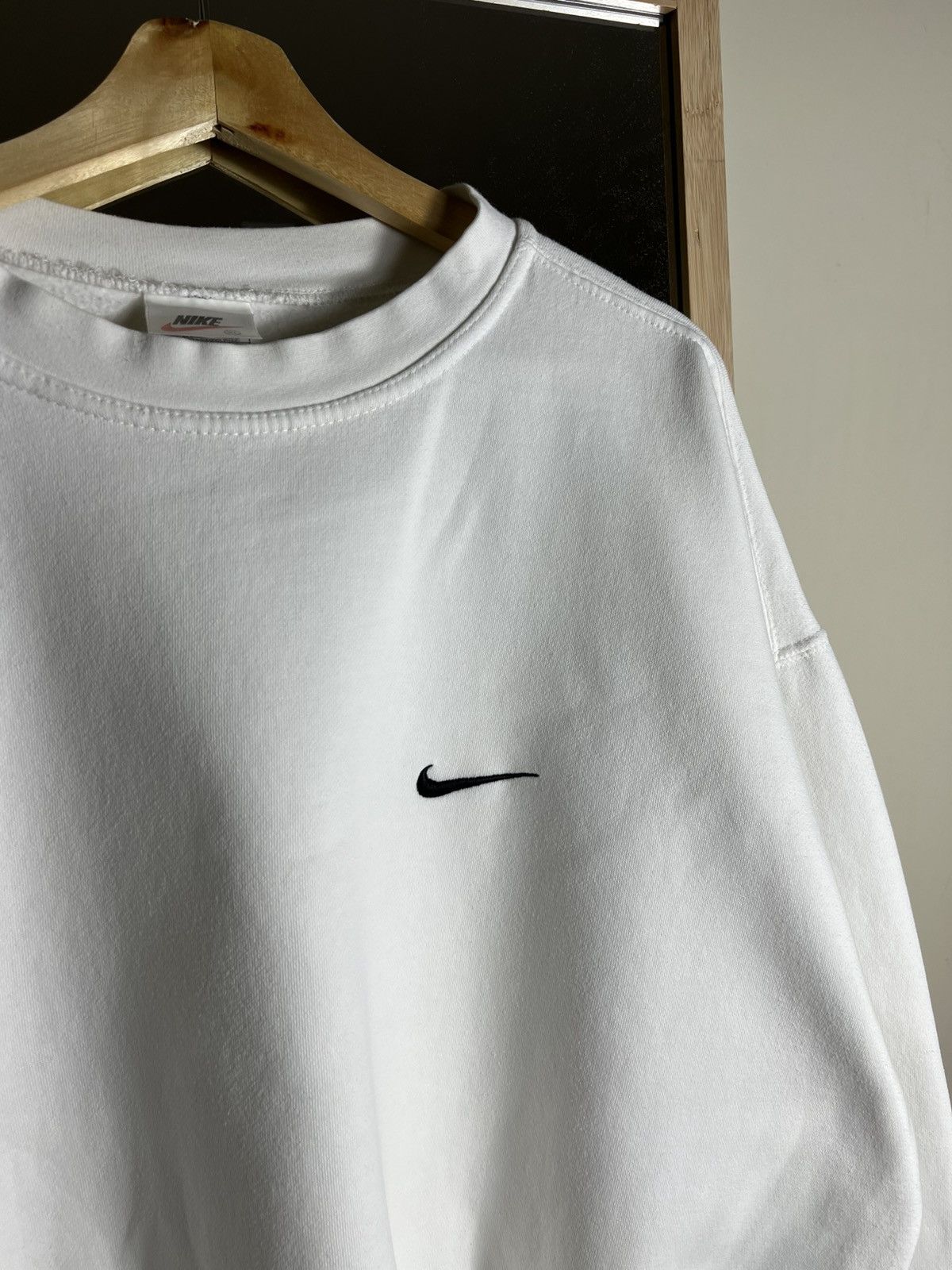 Nike Vintage Nike Small Swoosh Oversized Sweatshirt Y2K USA Size US L / EU 52-54 / 3 - 5 Thumbnail