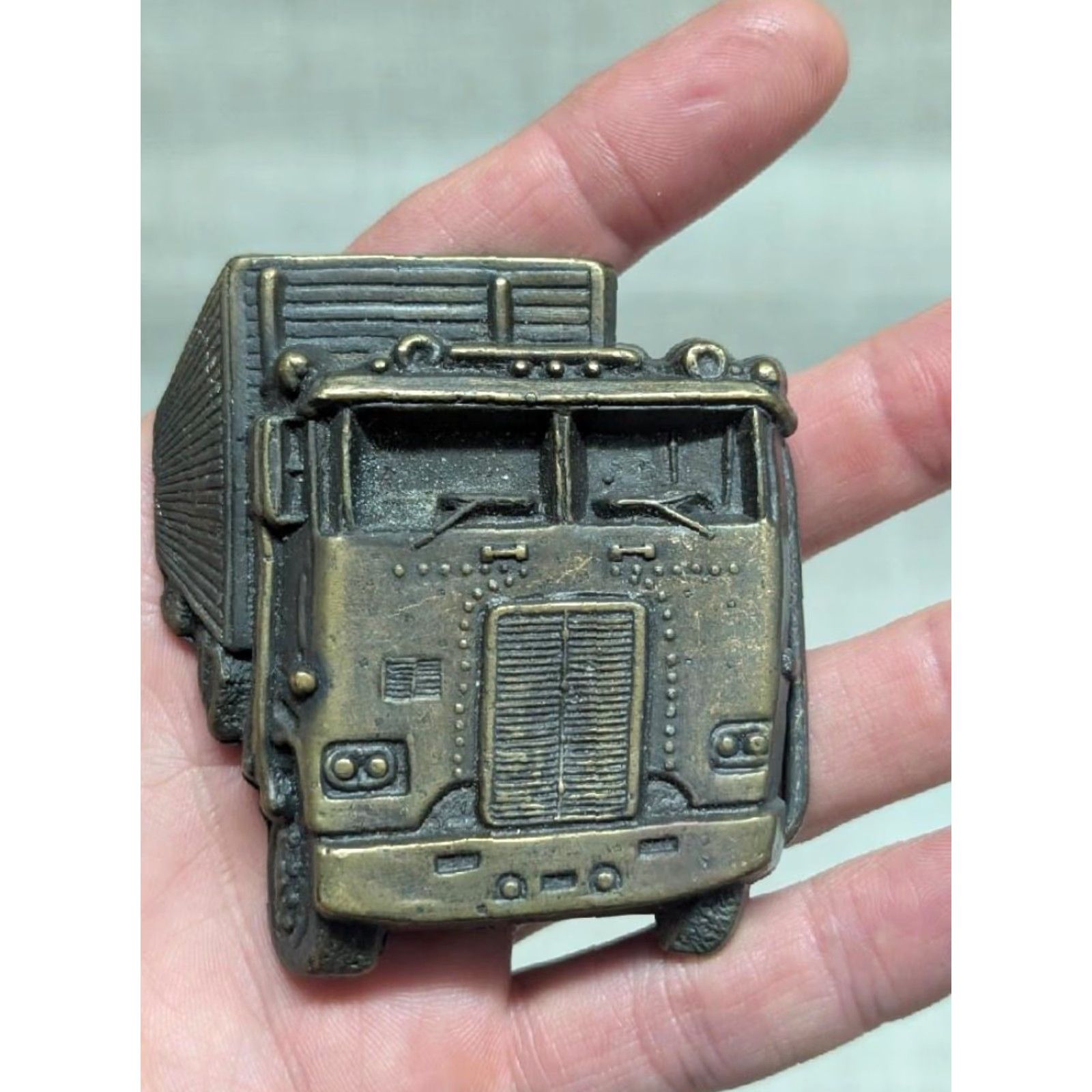 Vintage VINTAGE belt buckle TRUCKER semi-truck BRASS cowboy western driver Buckle Size ONE SIZE - 2 Thumbnail