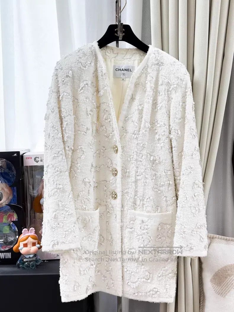 Chanel Chanel Full-body embroidered beads glazed gold buckle silh Size XXS / US 00 / IT 34 - 1 Thumbnail