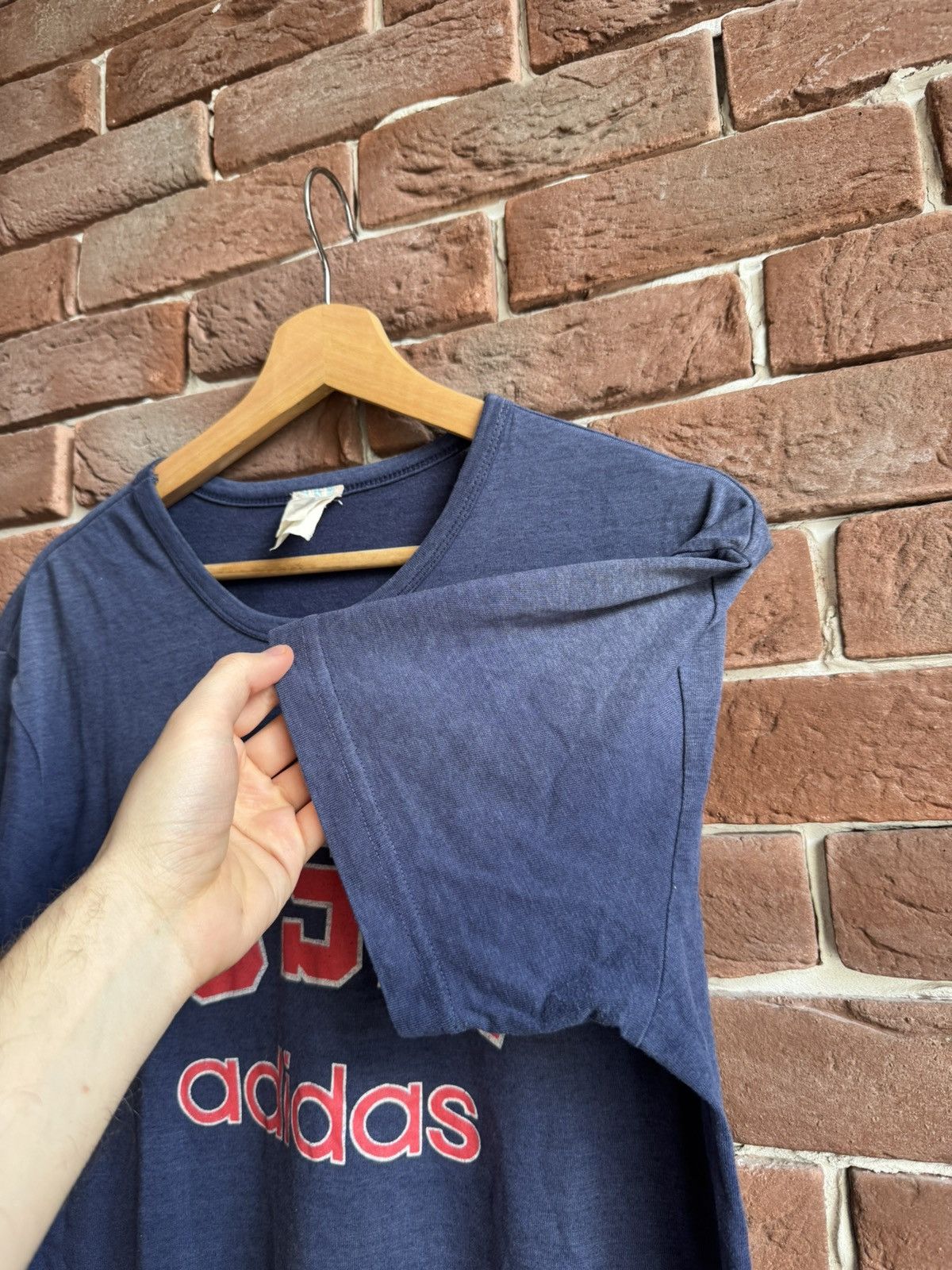 Adidas Vintage 80s Adidas USA Spellout Logo Sun Faded T Shirt Rare Size US L / EU 52-54 / 3 - 8 Thumbnail