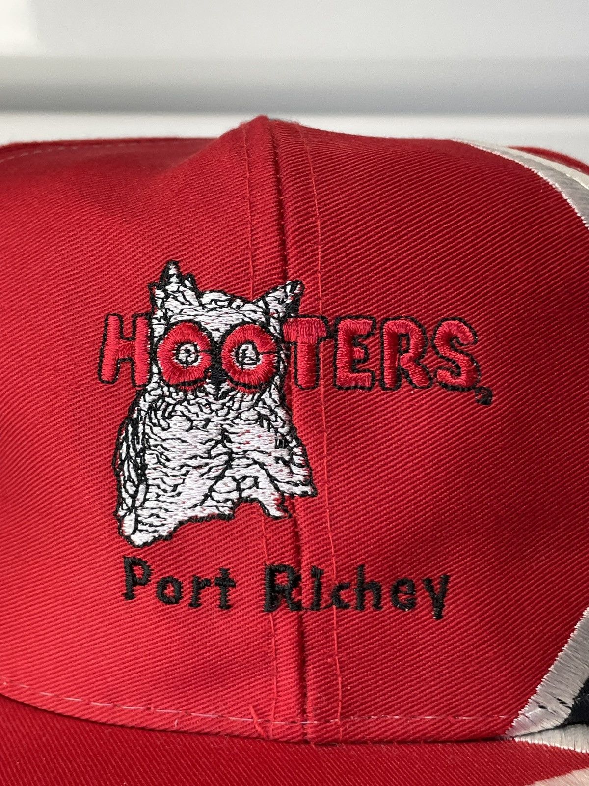 Vintage Vintage Hooters Hat Sharktooth Style 90s Used Red Black Size ONE SIZE - 14 Thumbnail