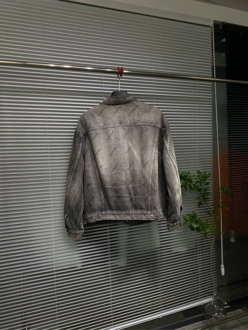 Balenciaga Balenciaga washed denim with bullet screen logo printed all Size US S / EU 44-46 / 1 - 2 Thumbnail