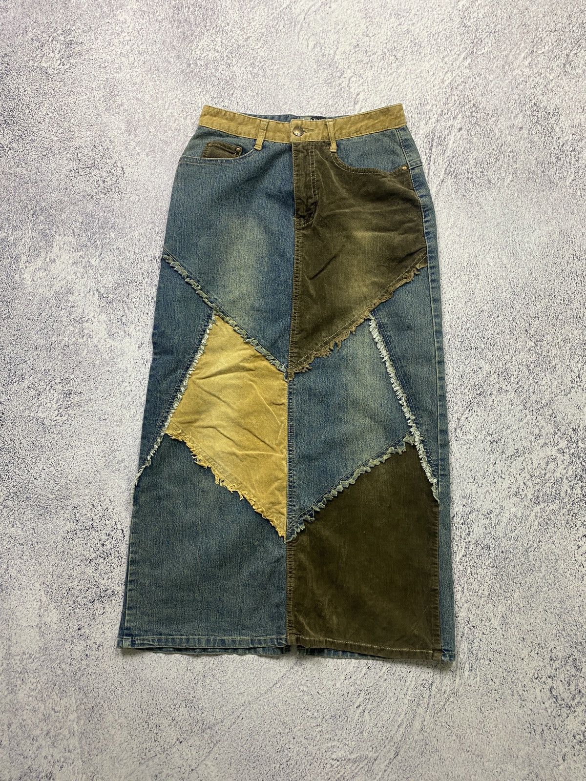 Japanese Brand Vintage Denim Patchwork Midi Skirt Y2K Size 36" / US 14 / IT 50 - 1 Thumbnail