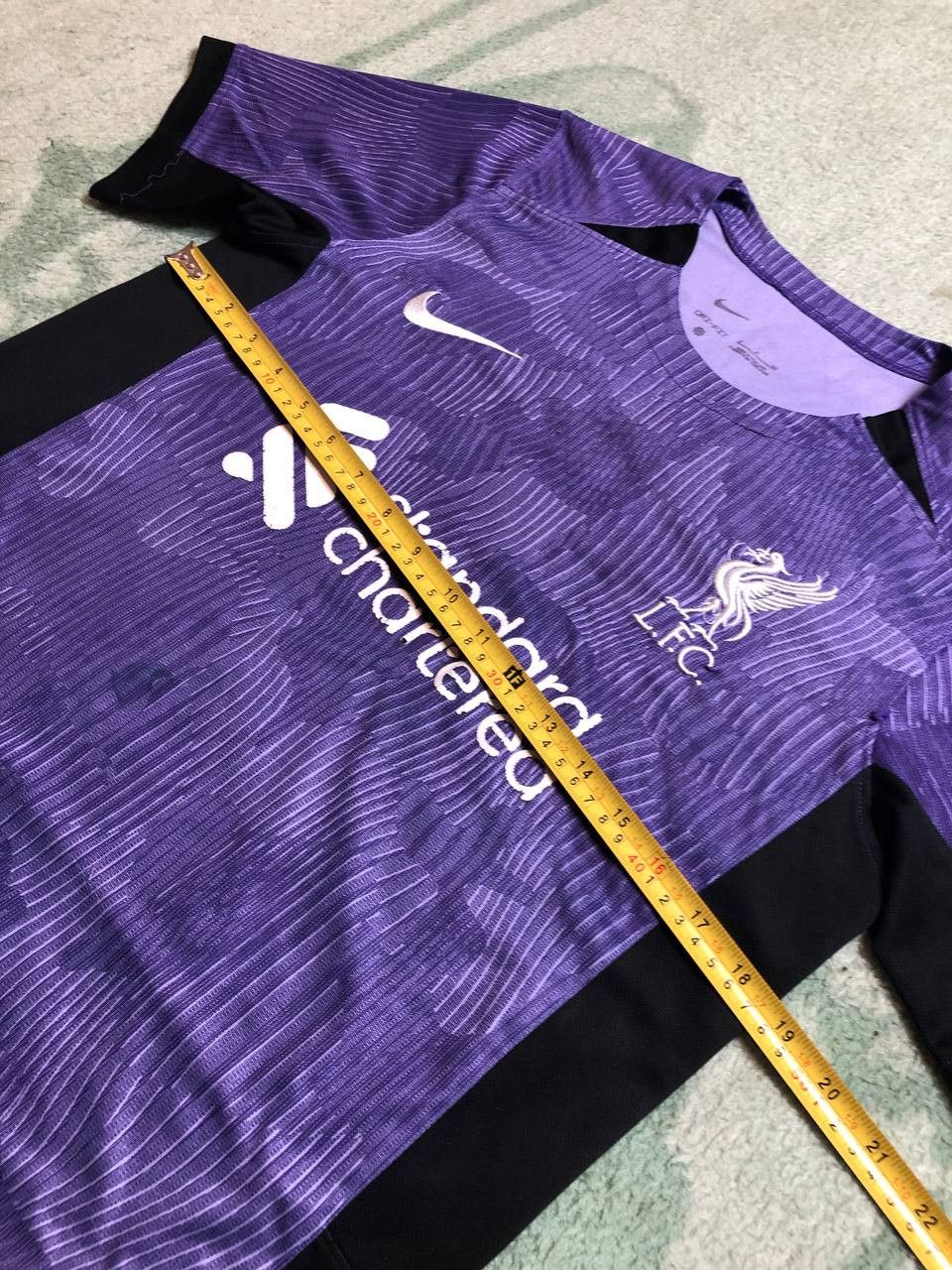 Nike LIVERPOOL AWAY FOOTBALL SHIRT SOCCER JERSEY NIKE Size US S / EU 44-46 / 1 - 10 Thumbnail