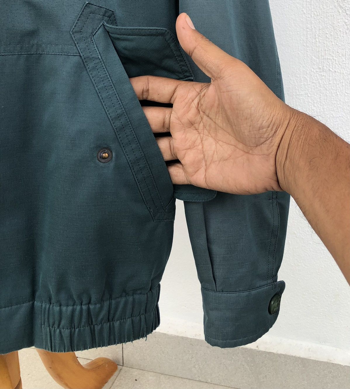 Burberry Vintage Burberrys Lined Embroidery Logo Bomber Jacket Size US M / EU 48-50 / 2 - 11 Thumbnail