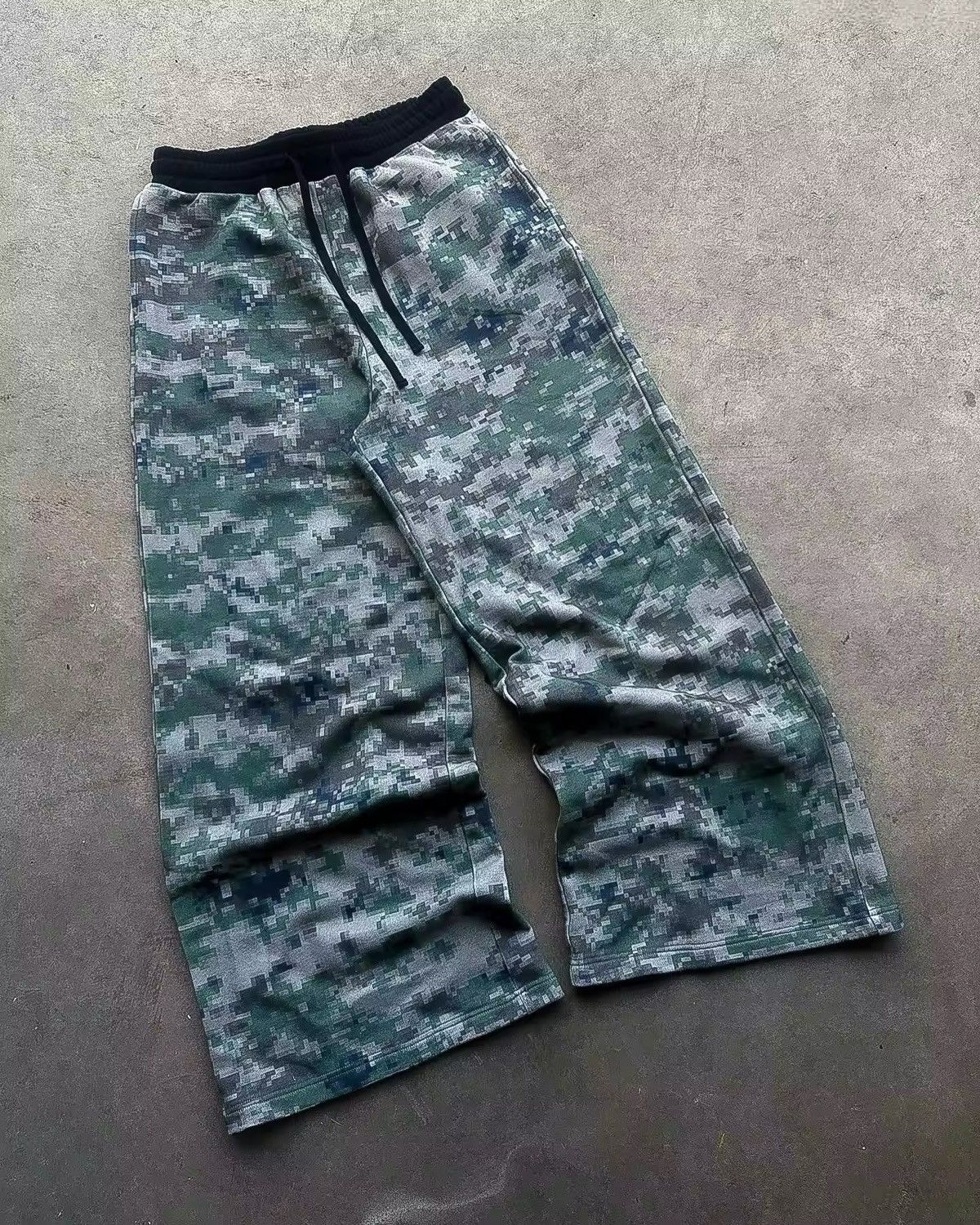 Japanese Brand × Other Camouflage Waist Baggy Sweatpants Size US 33 - 3 Thumbnail