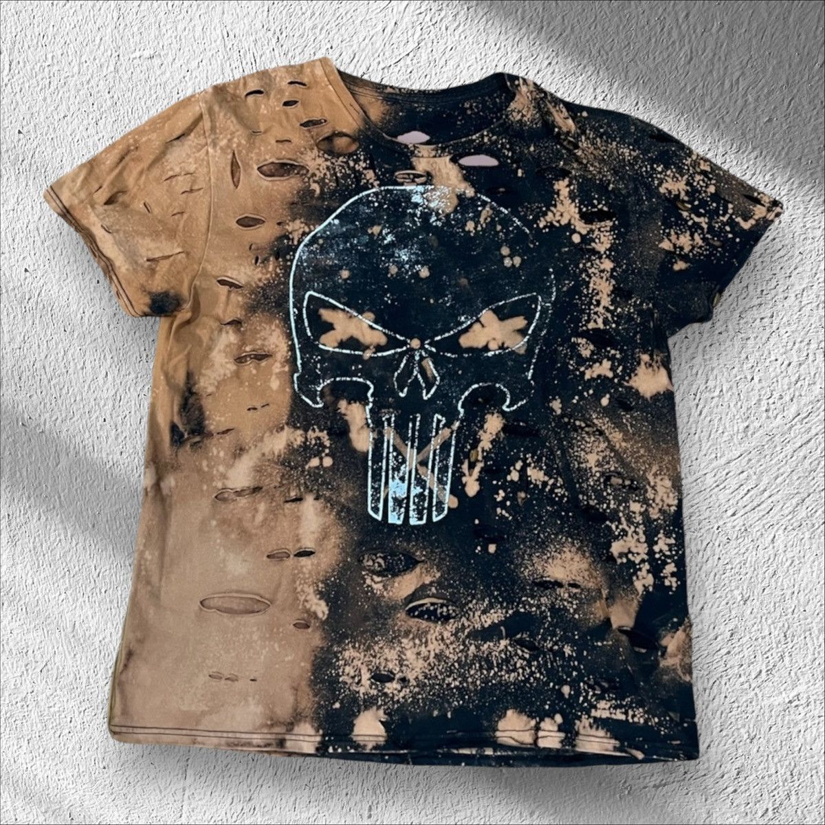 Marvel Comics The Punisher Distressed Shirt Marvel Comics L Size US L / EU 52-54 / 3 - 1 Thumbnail