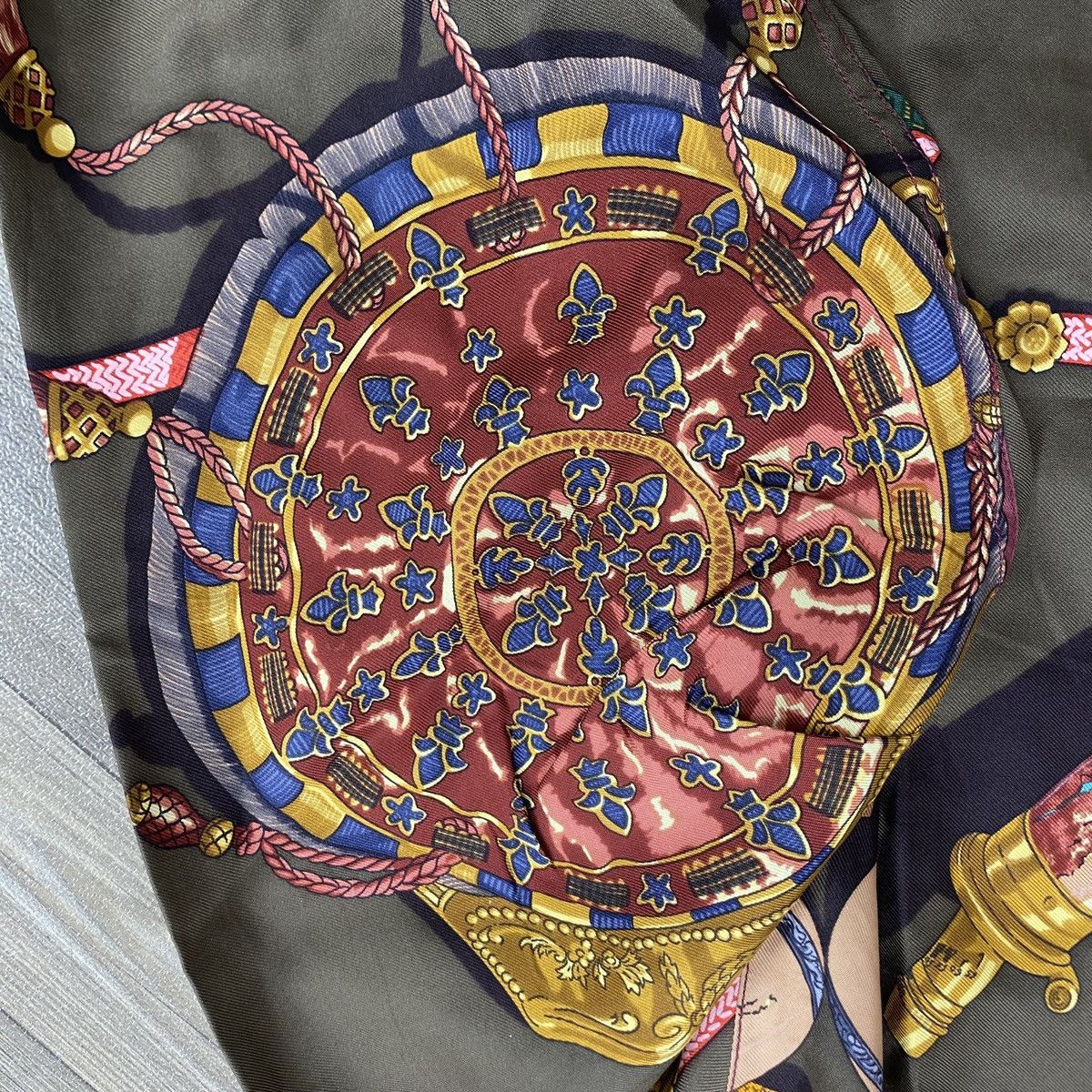 Hermes 90s Arcive Hermes Paris Equestrian Scarf Graphic Silk Shirt Size US L / EU 52-54 / 3 - 22 Thumbnail