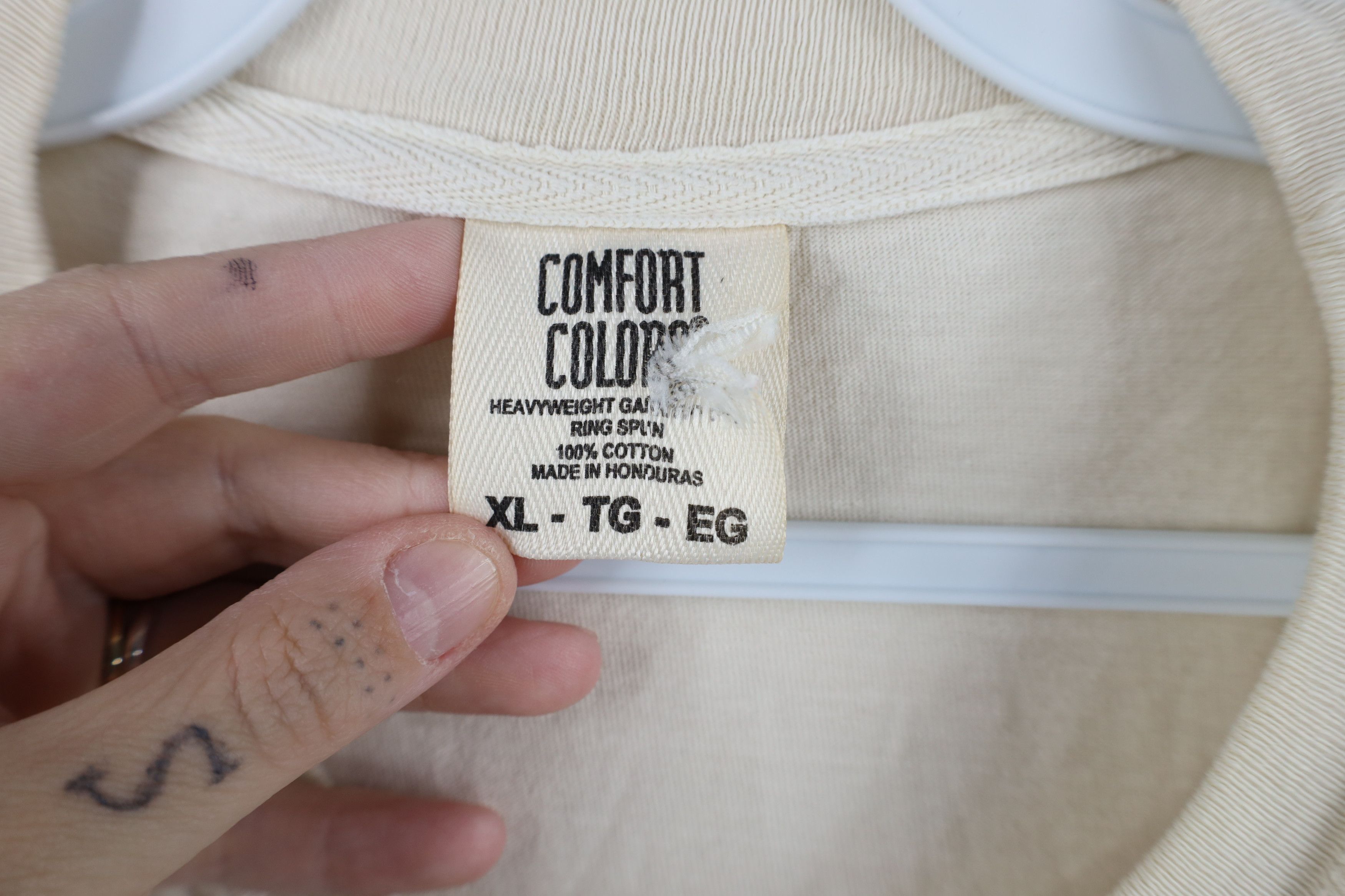 Vintage Vintage 90s Streetwear Short Sleeve T-Shirt Beige Cotton Size US XL / EU 56 / 4 - 5 Thumbnail