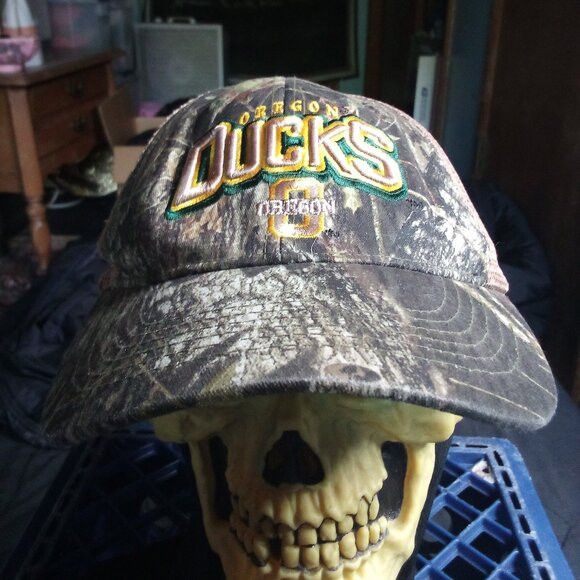 NCAA Top Of The World Oregon Ducks Camouflage Trucker Hat Size ONE SIZE - 1 Thumbnail