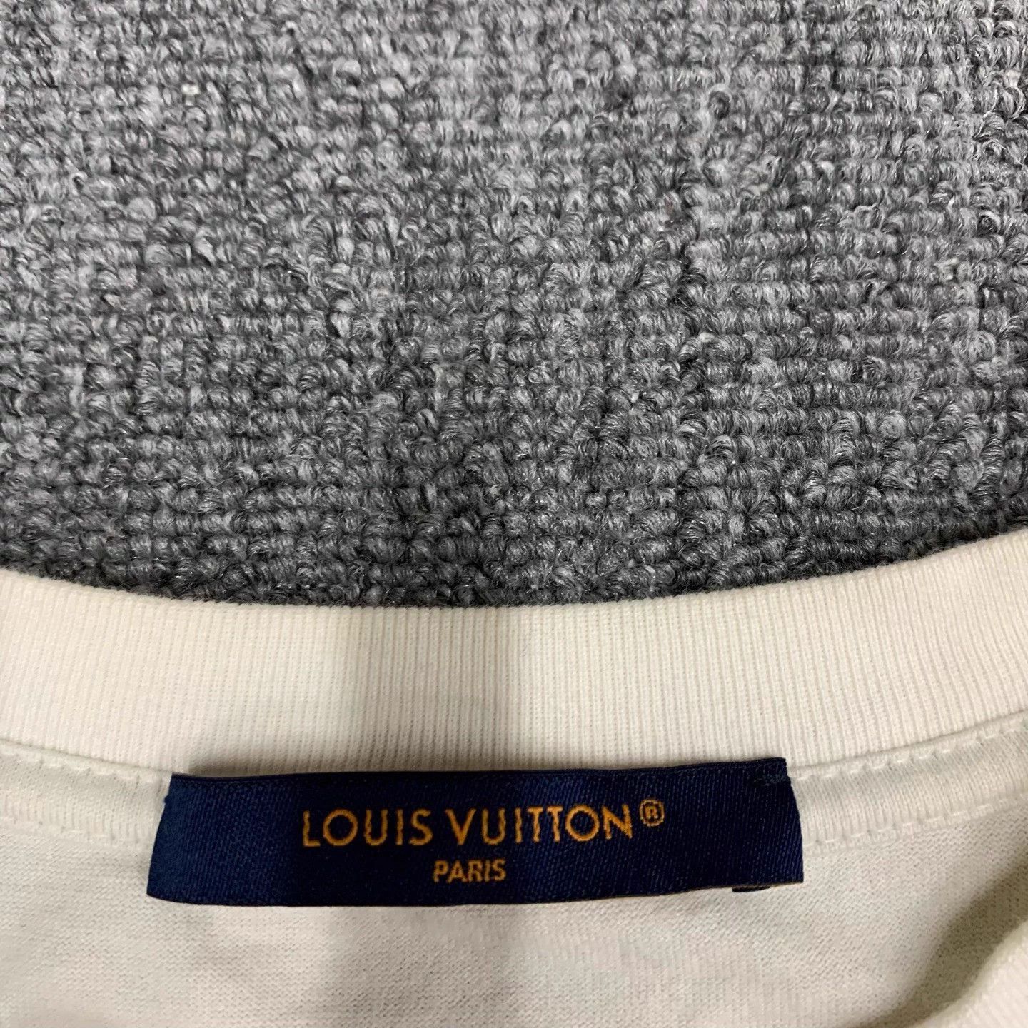 Louis Vuitton LV White Graffiti House Short-Sleeve T XS 9/10 Size US XS / EU 42 / 0 - 6 Thumbnail