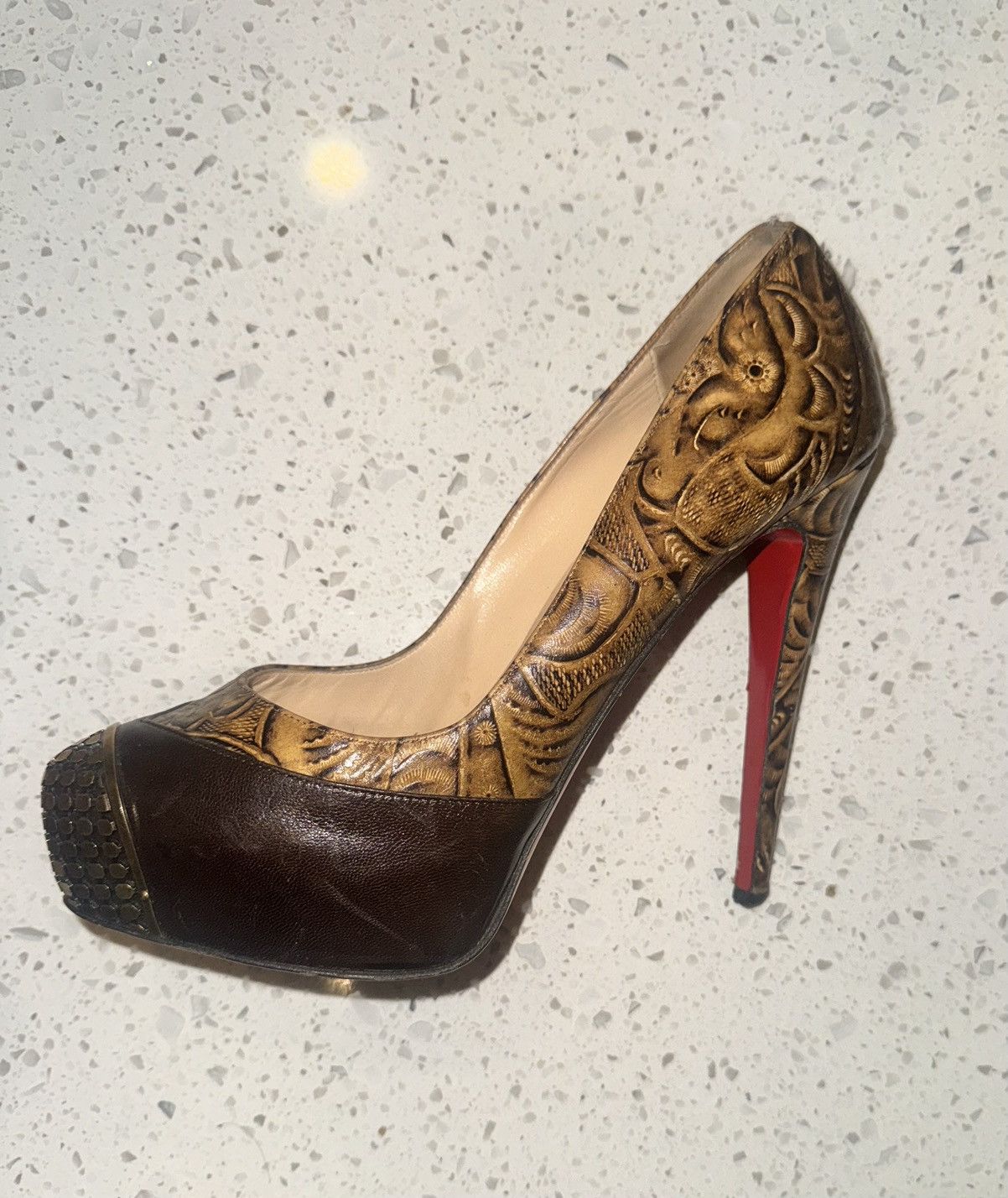 Christian Louboutin Luxurious Gold Embossed Platform Heels w/ Signature Red Sole Size US 7.5 / IT 37.5 - 5 Thumbnail