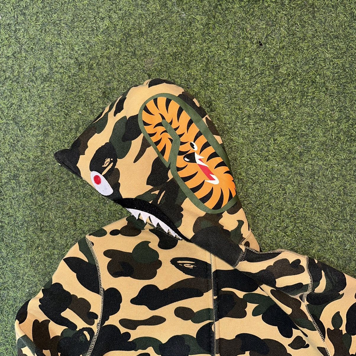 Bape 1st Camo Shark Full Zip Hoodie Size US S / EU 44-46 / 1 - 2 Thumbnail