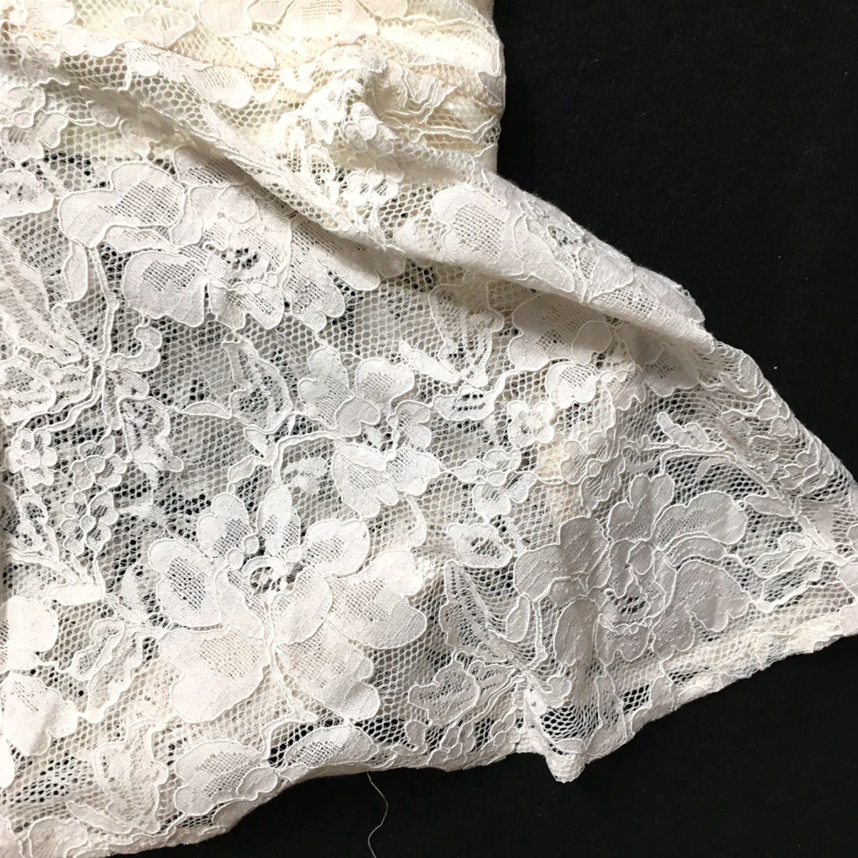 Vintage VINTAGE Trumpet Ivory Cream Lace Illusion Neckline Ivory Bride Cocktail Dress Mermaid Trumpet Silhouette Full-Length Long Sleeve Ivory 80s? Size ONE SIZE - 3 Thumbnail