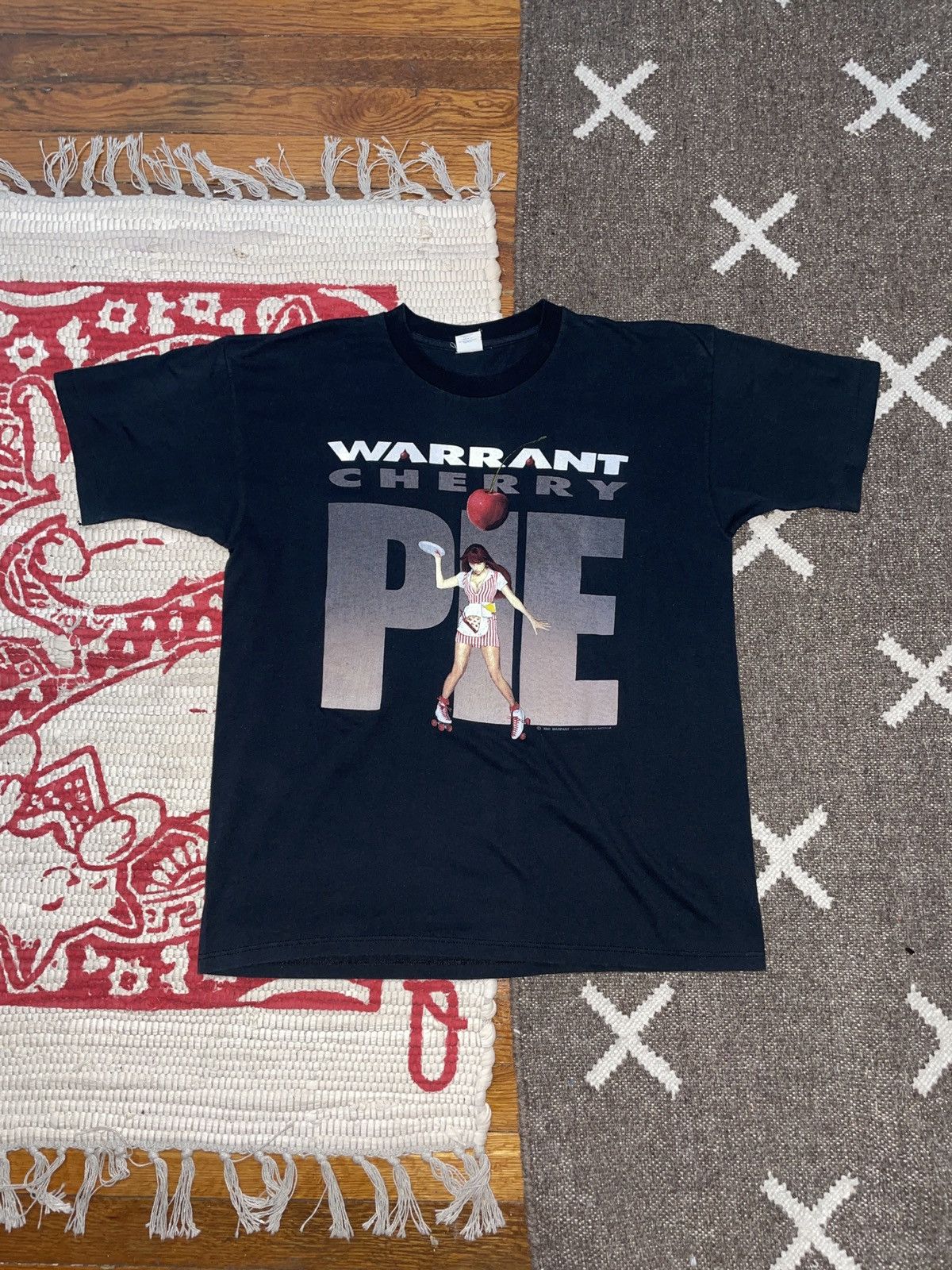 Band Tees 1991 WARRANT BAND WORLD TOUR SHIRT Size US L / EU 52-54 / 3 - 1 Thumbnail