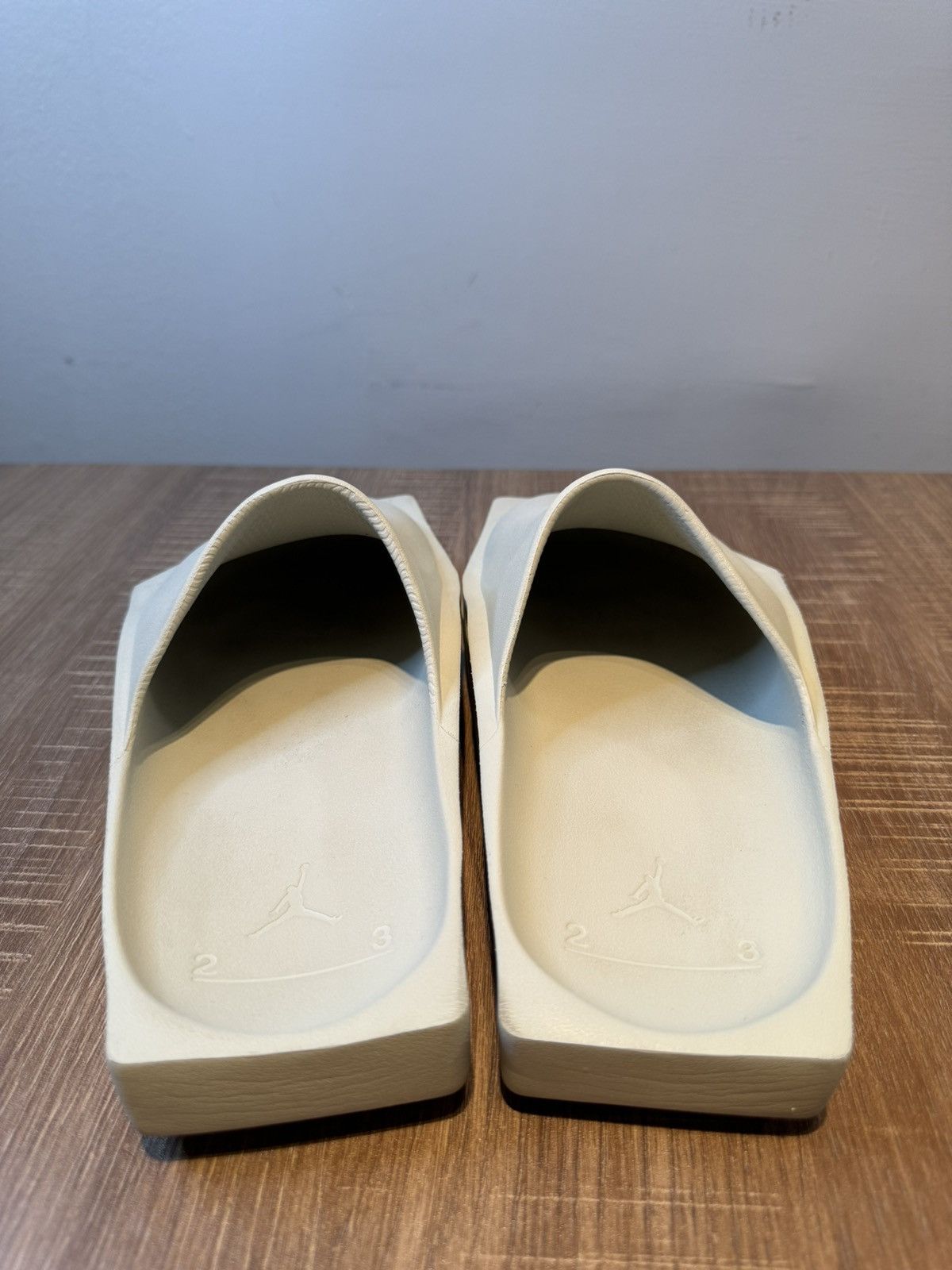 Jordan Brand Nike Air Jordan Hex SP Silver SLIDES W Sz 9 BILLY EILISH Size US 9 / IT 39 - 4 Thumbnail