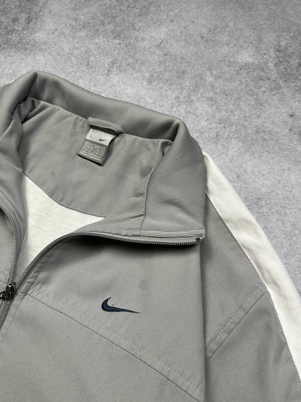 Nike Vintage Nike Track Jacket, Size M – Classic 90s Sportswear Size US M / EU 48-50 / 2 - 4 Thumbnail