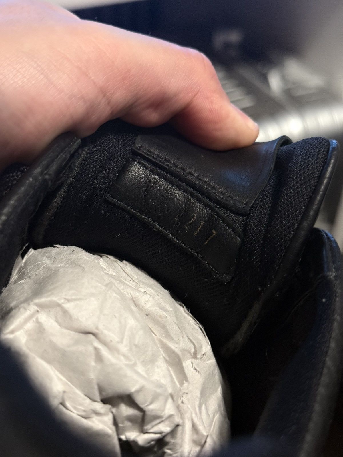 Louis Vuitton Louis Vuitton Signature Trainer Size US 7 / EU 40 - 19 Thumbnail