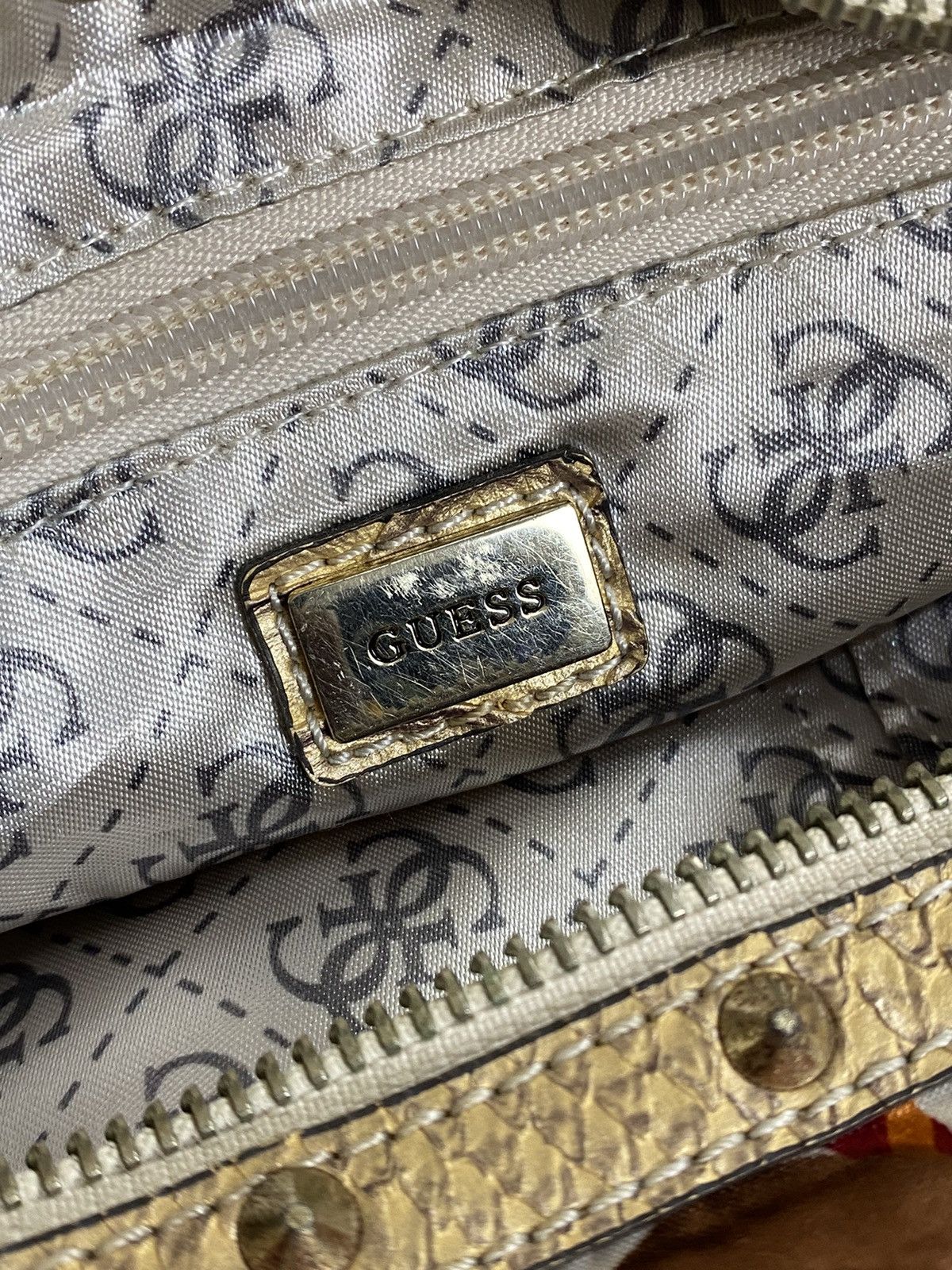 Guess 2000s Guess Studded Snake Skin Leather Shoulder Bag Size ONE SIZE - 10 Thumbnail