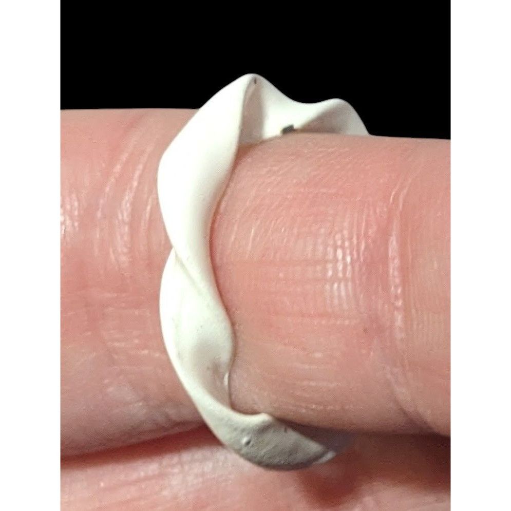 Other Abstract White Enamel Coated Art Ring Size 5 1/2 Size ONE SIZE - 4 Thumbnail