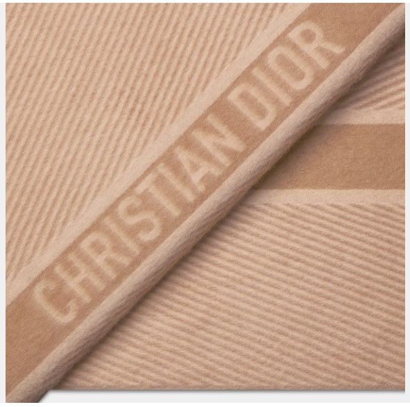 Dior o1w1db11024 Size: OS / Wool Scarf in Camel Size ONE SIZE - 3 Thumbnail