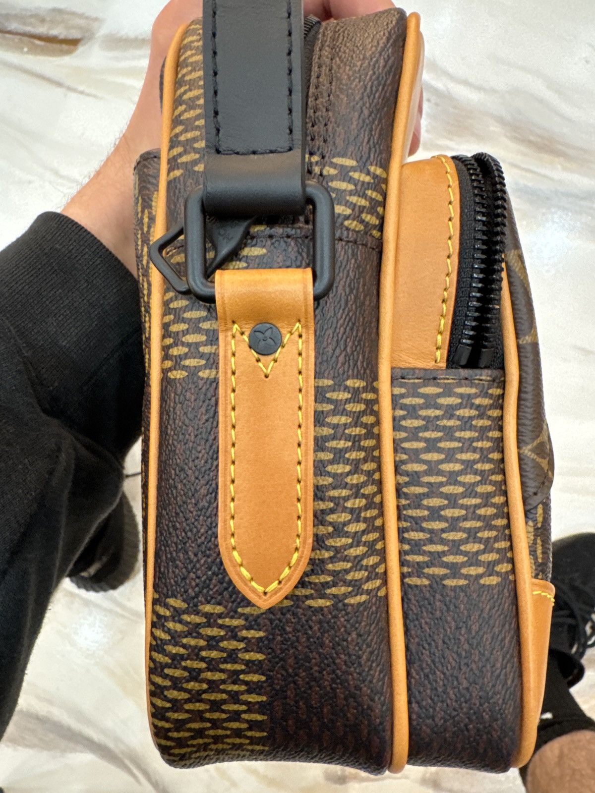 Louis Vuitton Louis Vuitton Nile Messenger PM shoulder Bag Black Size ONE SIZE - 11 Thumbnail