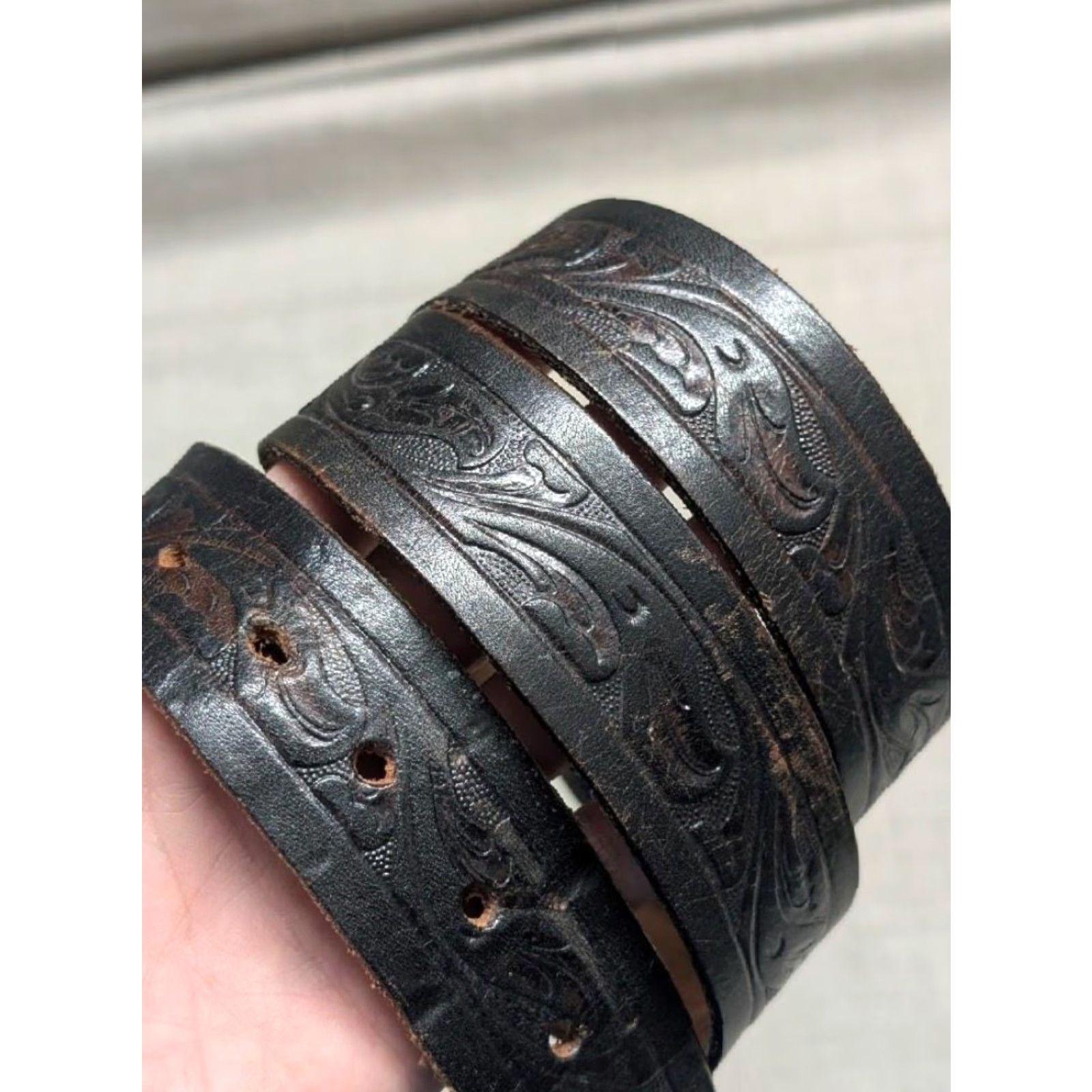 Vintage VINTAGE western belt belt 42 black tooled buckle leather cowhide full grain leather men Size 42 - 3 Thumbnail