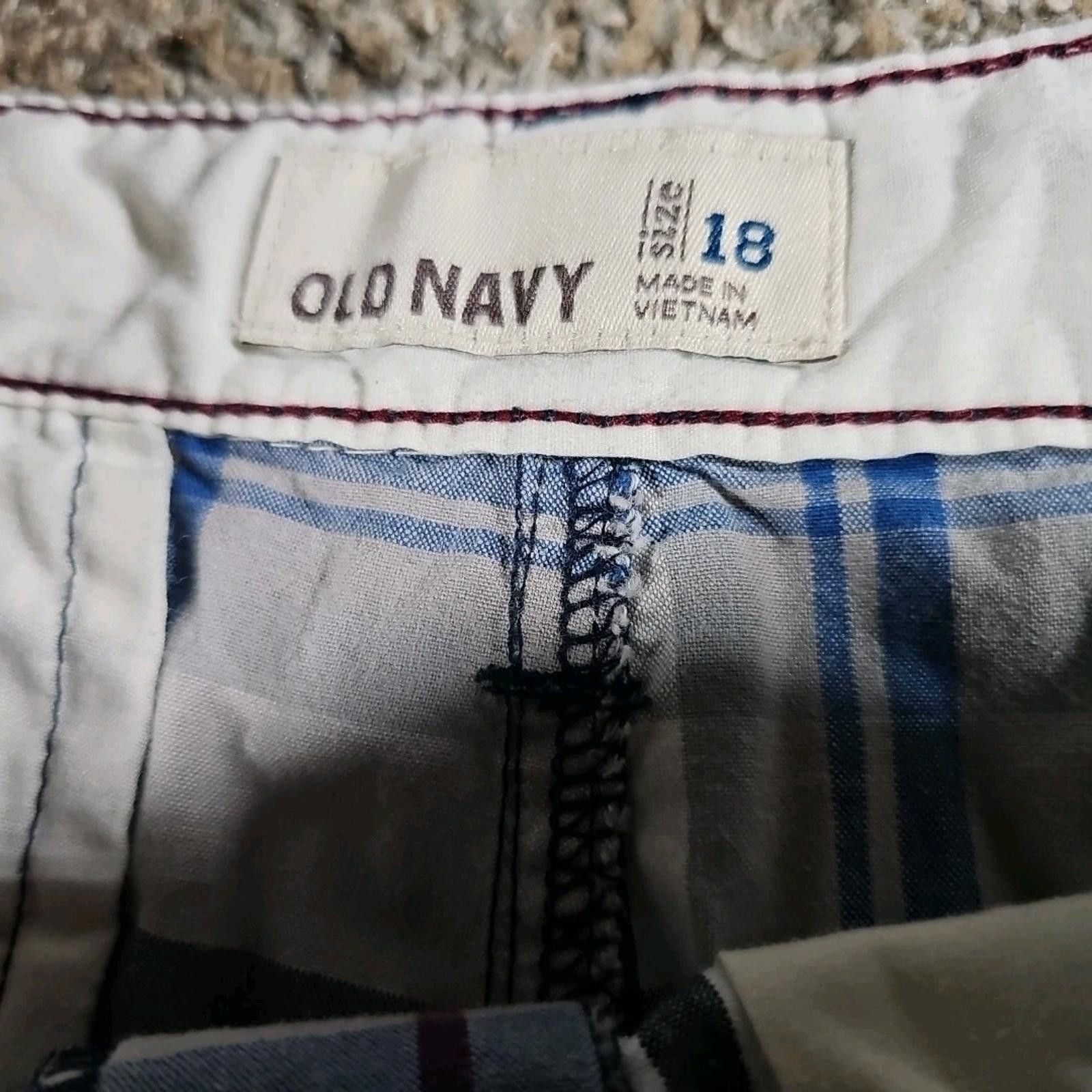 Old Navy Old Navy Sz 18 Shorts 28W Size US 26 / EU 42 - 3 Thumbnail