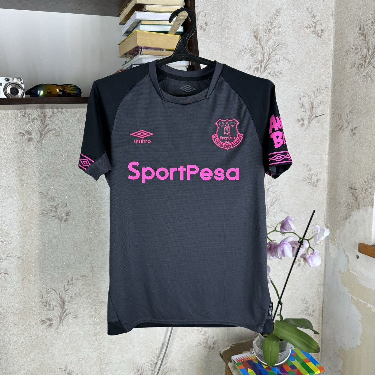 Umbro Umbro Everton 2018-19 Jersey Away Richarlison #30 Black S Size US S / EU 44-46 / 1 - 1 Thumbnail