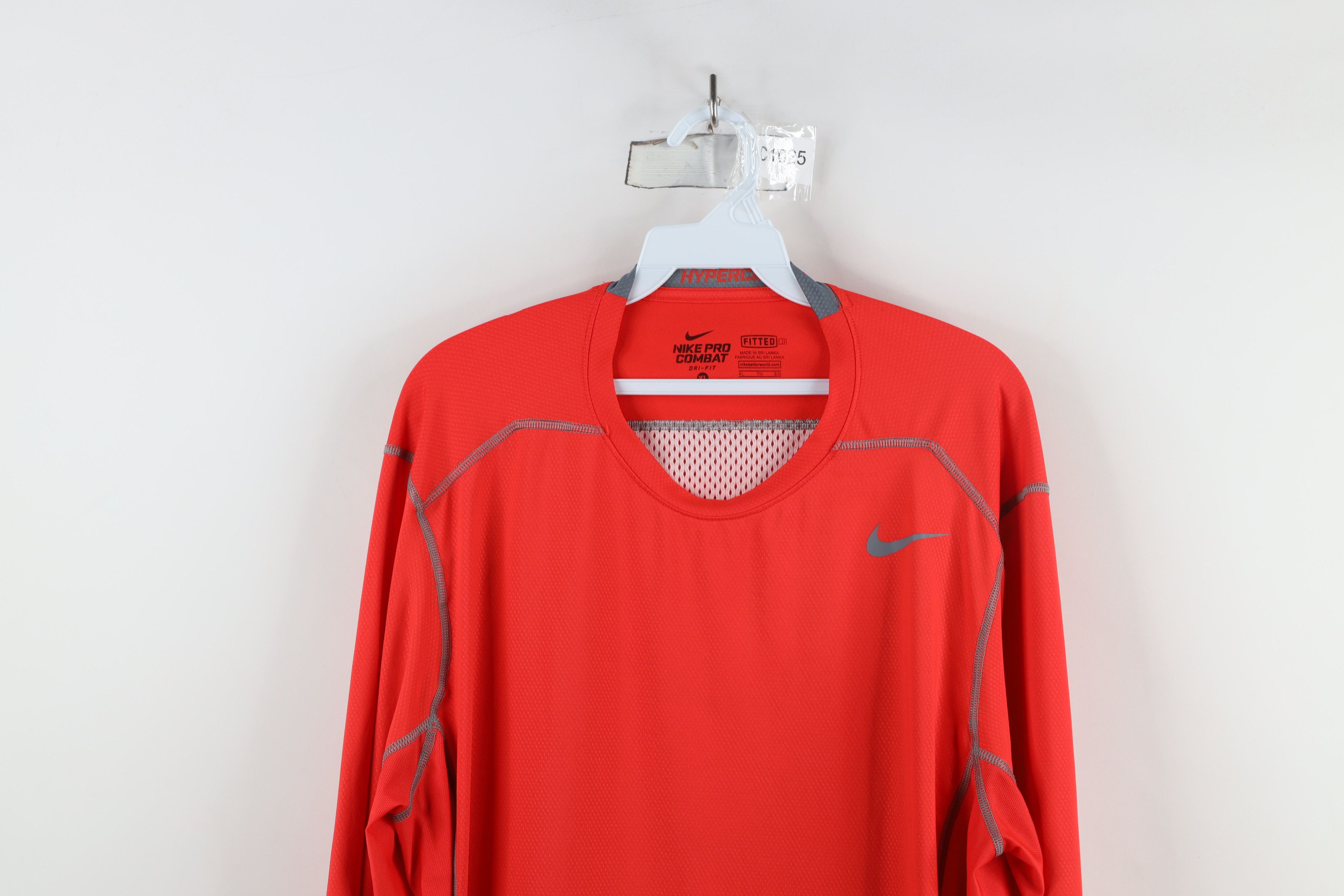 Nike × Vintage Nike Pro Combat Compression Hypercool Training Gym T-Shirt Size US XL / EU 56 / 4 - 2 Thumbnail