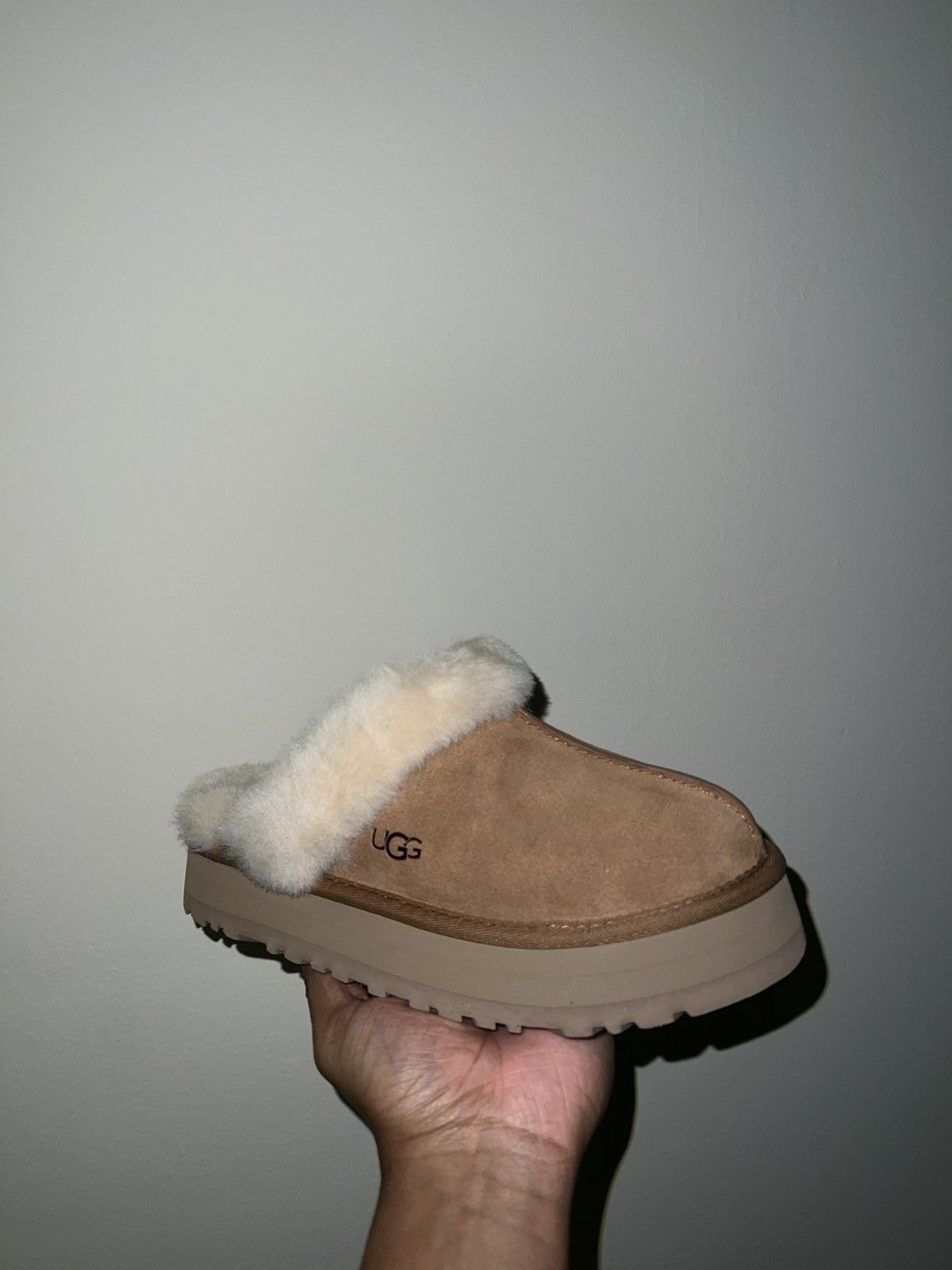 Ugg UGG Women's Disquette Platform Clog Slipper, US 7, Chestnut Size US 7 / IT 37 - 2 Thumbnail