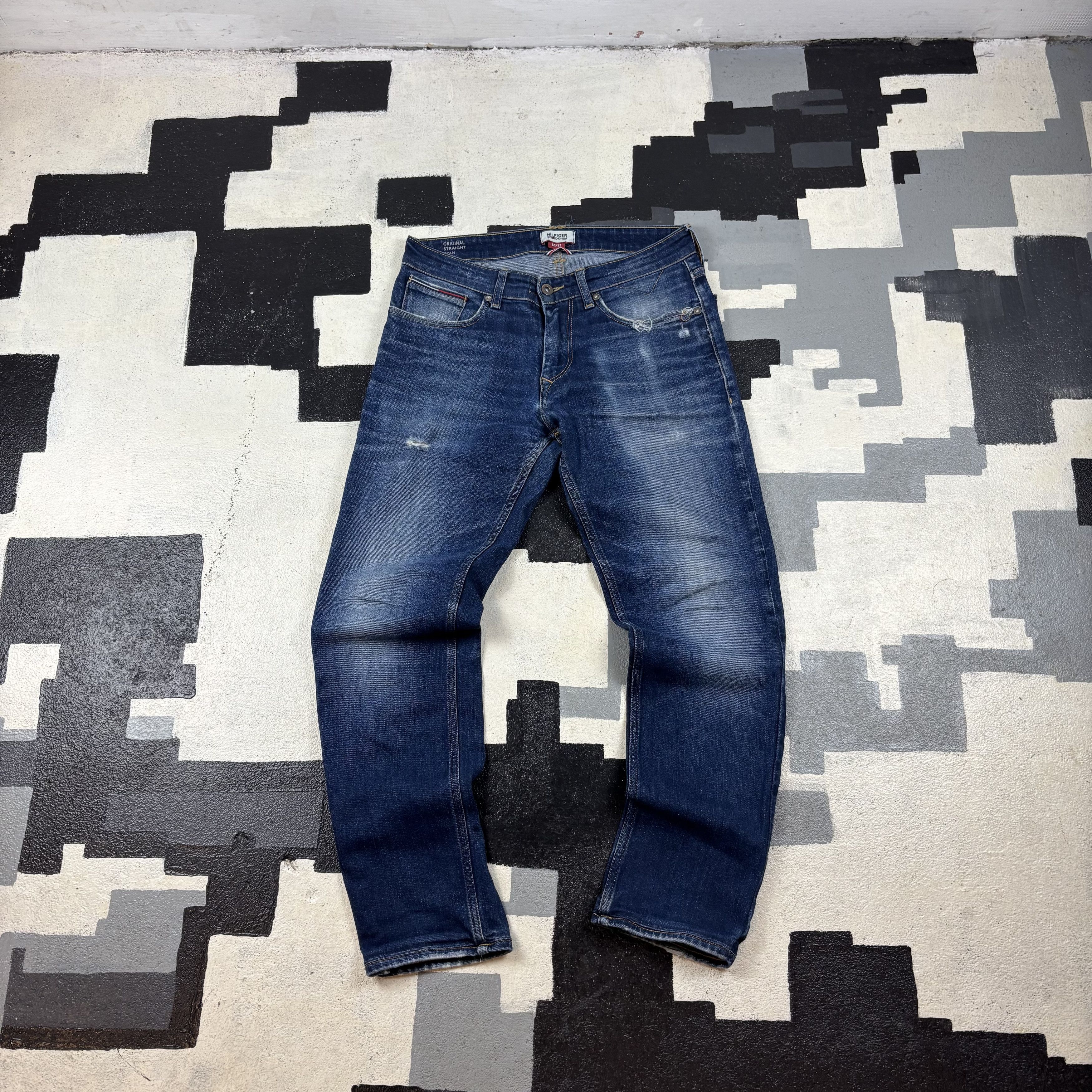 Tommy Hilfiger Tommy Hilfiger Jeans Size US 30 / EU 46 - 1 Thumbnail