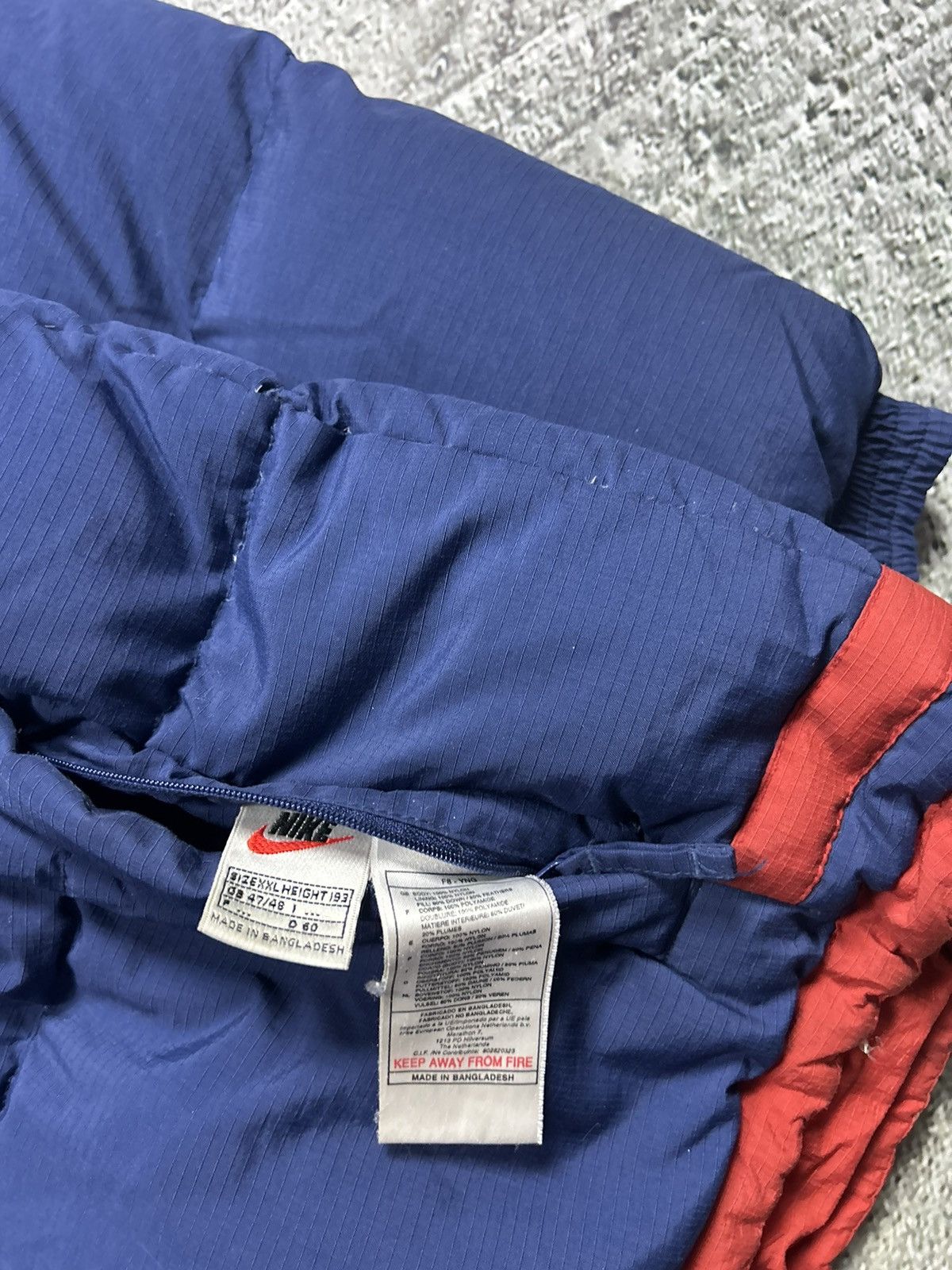Nike × Vintage Nike navy puffer jacket big logo reversible vintage 90s red Size US XXL / EU 58 / 5 - 6 Thumbnail