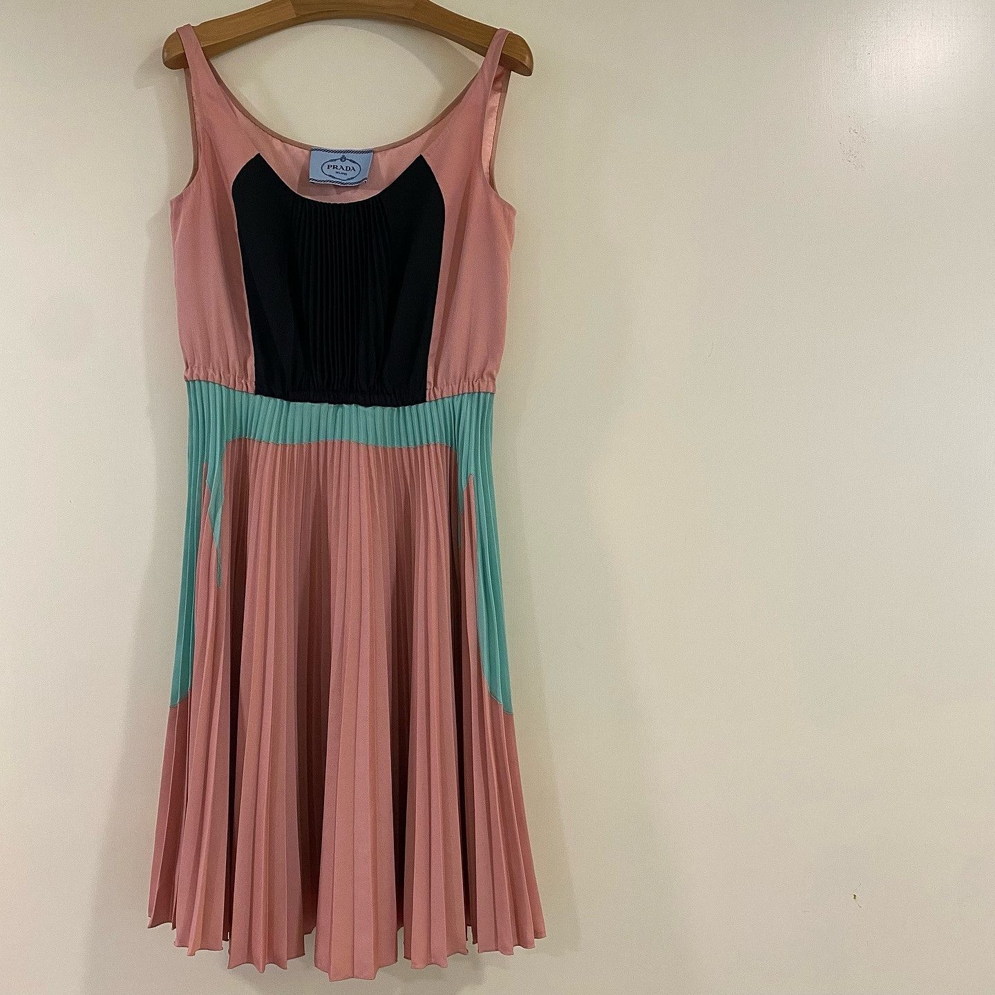 Prada Prada Colorblock Pleated Midi Dress Size 40 Size S / US 4 / IT 40 - 1 Thumbnail