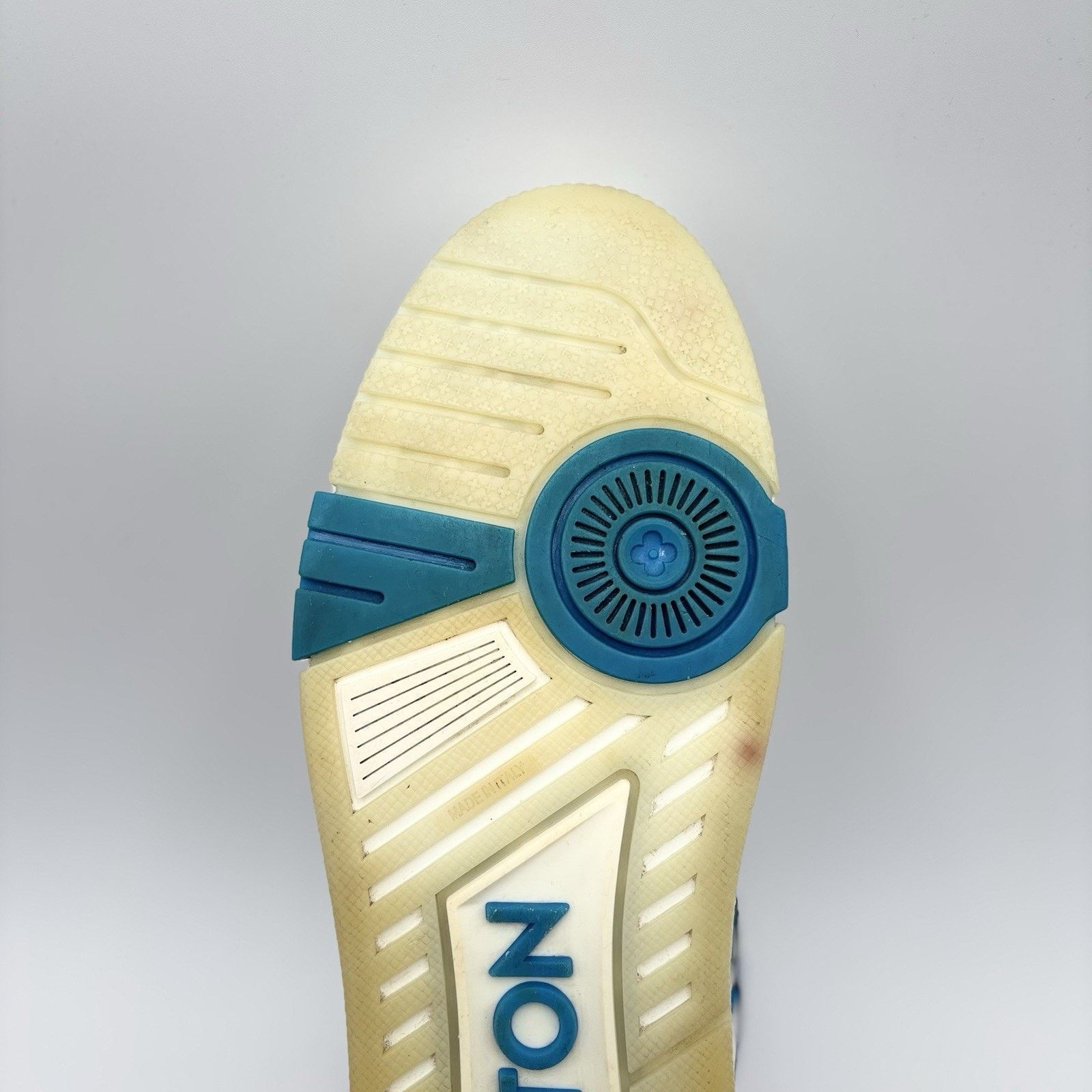 Louis Vuitton Louis Vuitton Trainer Mid ‘ White, Blue ’ | GREAT COND! Size US 10 / EU 43 - 10 Thumbnail