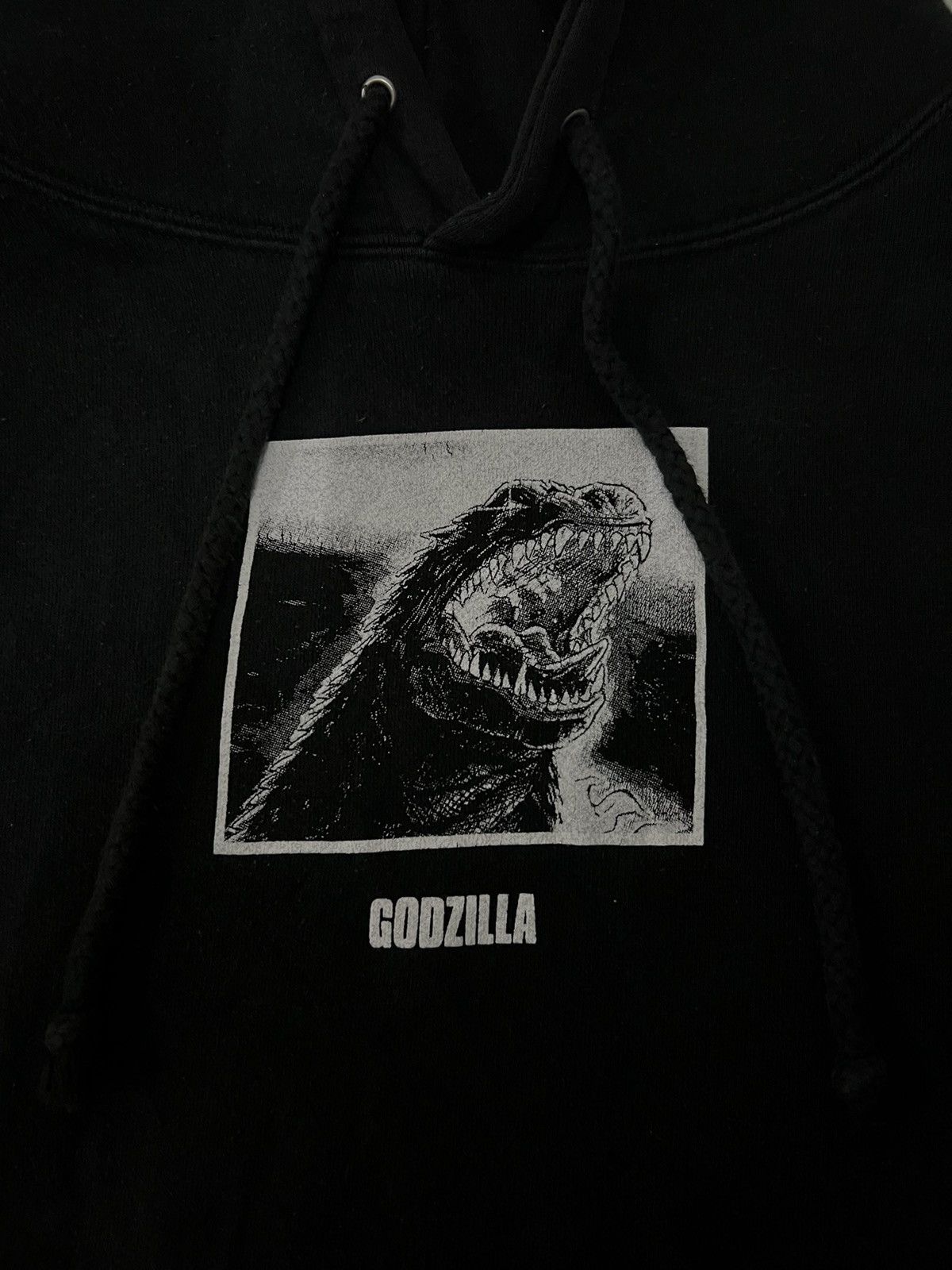 Anime × Vintage RARE Godzilla x Crunchyroll Rage Across Time Waves Hoodie Size US M / EU 48-50 / 2 - 7 Thumbnail