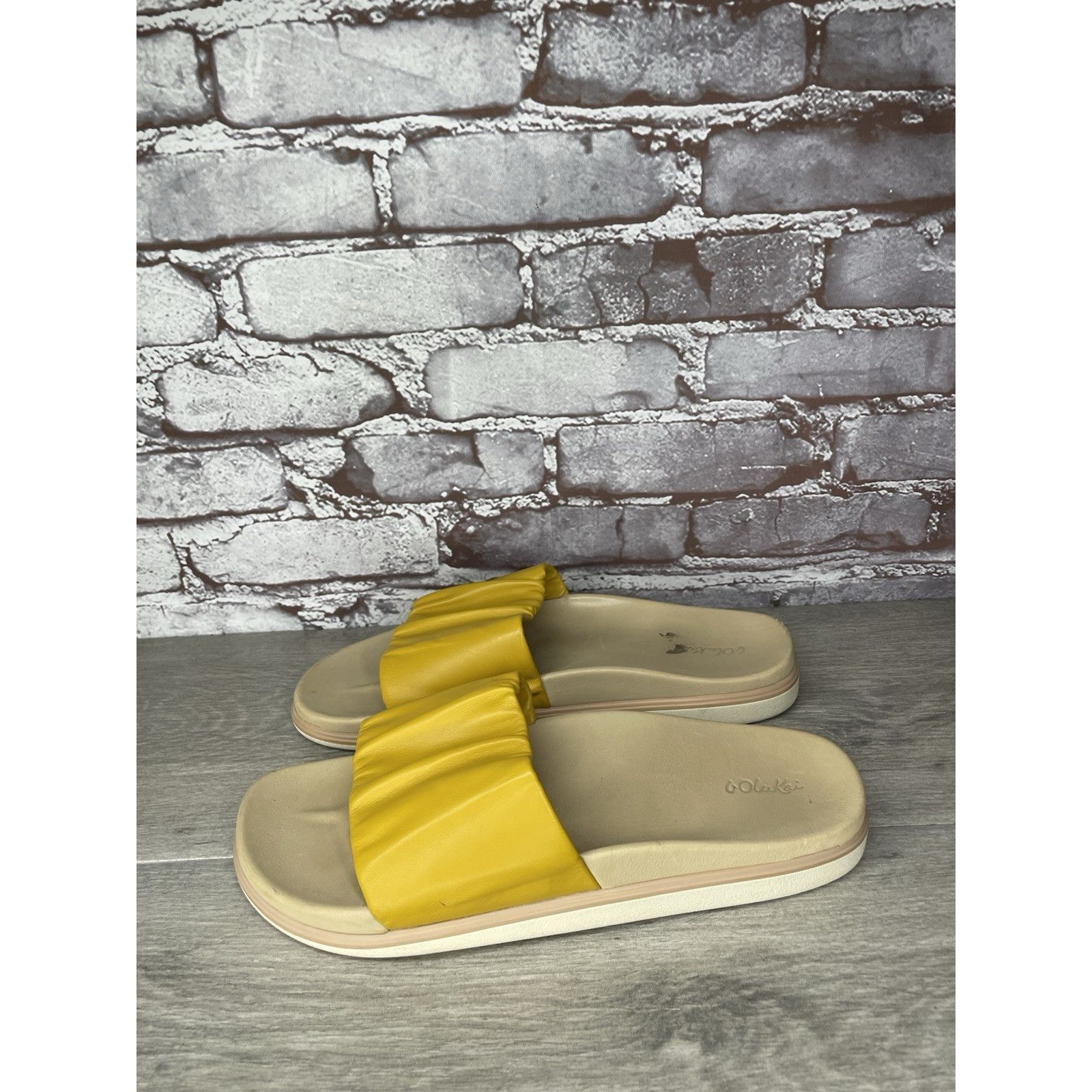 Olukai Olukai Pihapiha Gold Leather Beach Slides Casual Sandals Wom Size US 10 / IT 40 - 2 Thumbnail