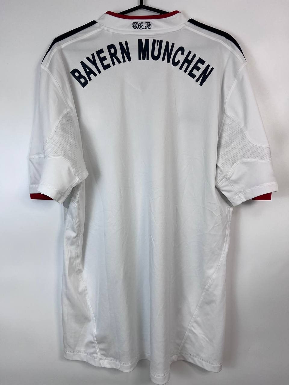 Adidas Bayern Munich 2010-2011-2012 Away Jersey Size XL Size US XL / EU 56 / 4 - 5 Thumbnail