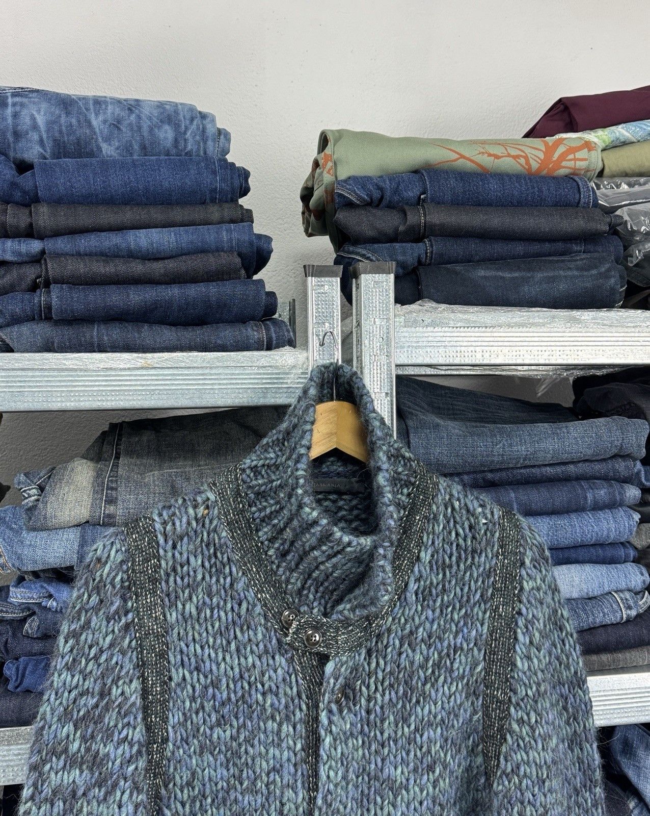 Other Vintage TASMANIA Virgin Wool Knit Cardigan Italy Size 50 Size US M / EU 48-50 / 2 - 3 Thumbnail